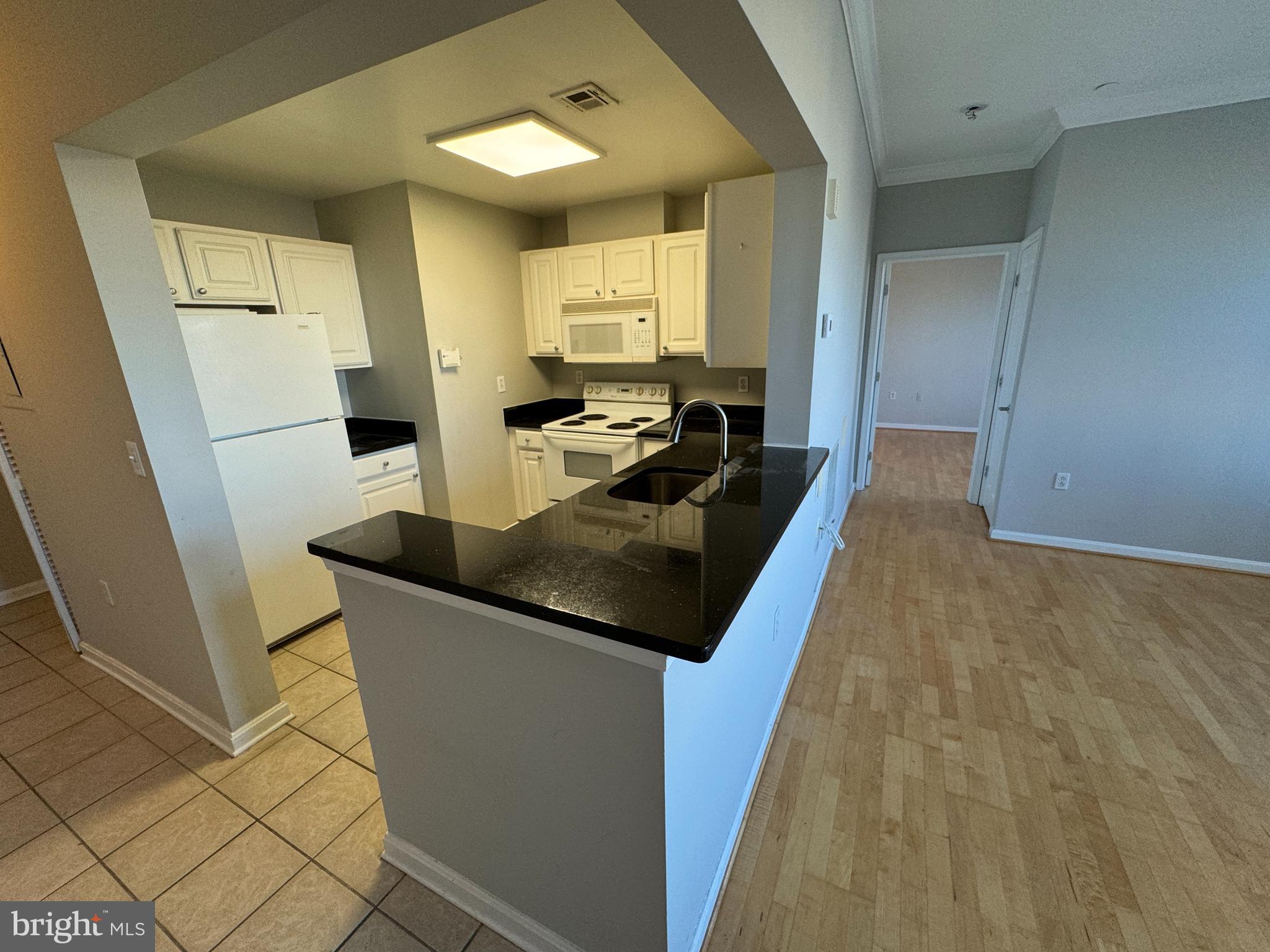 PIERSIDE AT HARBORVIEW - Residential Lease