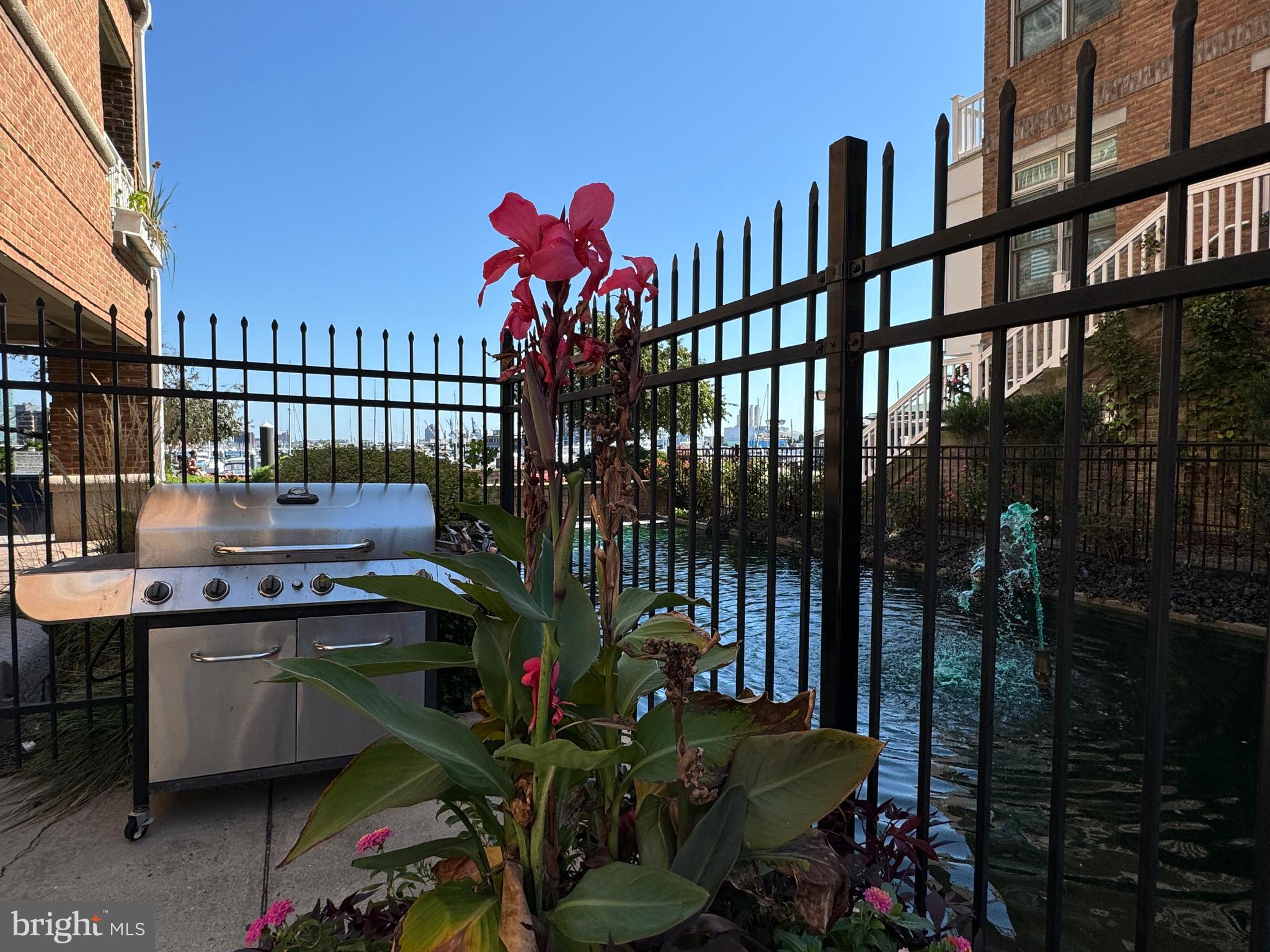 PIERSIDE AT HARBORVIEW - Residential Lease