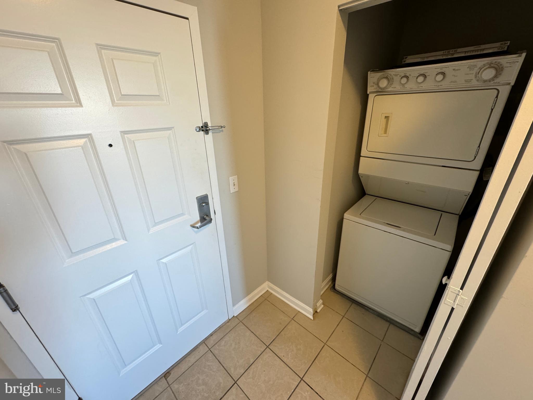 PIERSIDE AT HARBORVIEW - Residential Lease