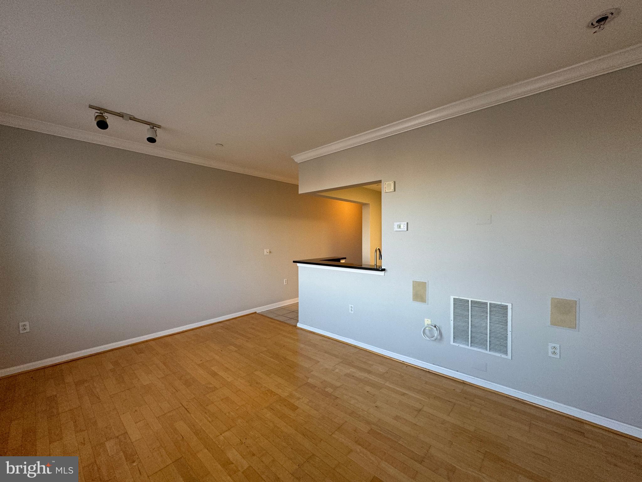 PIERSIDE AT HARBORVIEW - Residential Lease