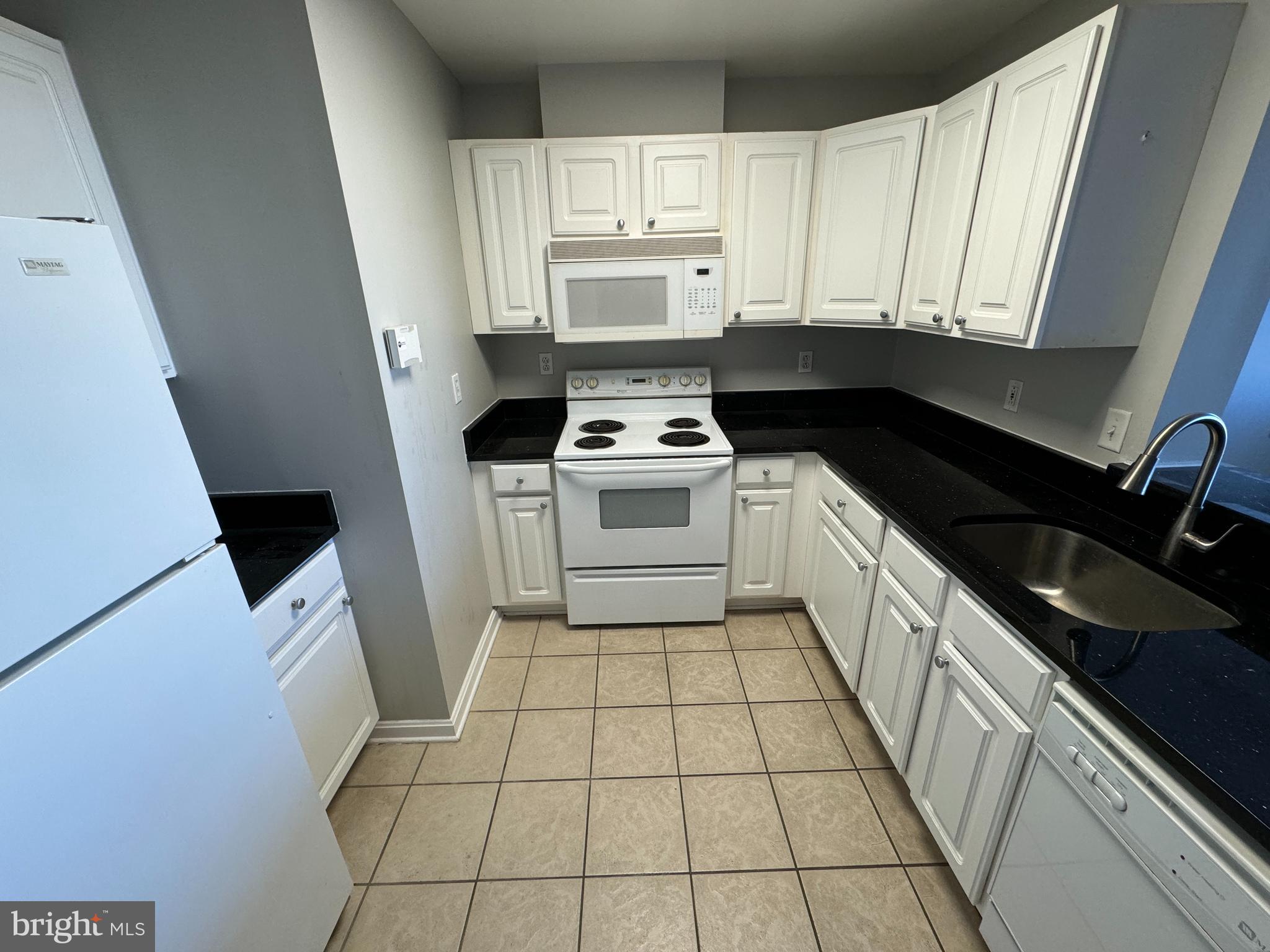 PIERSIDE AT HARBORVIEW - Residential Lease