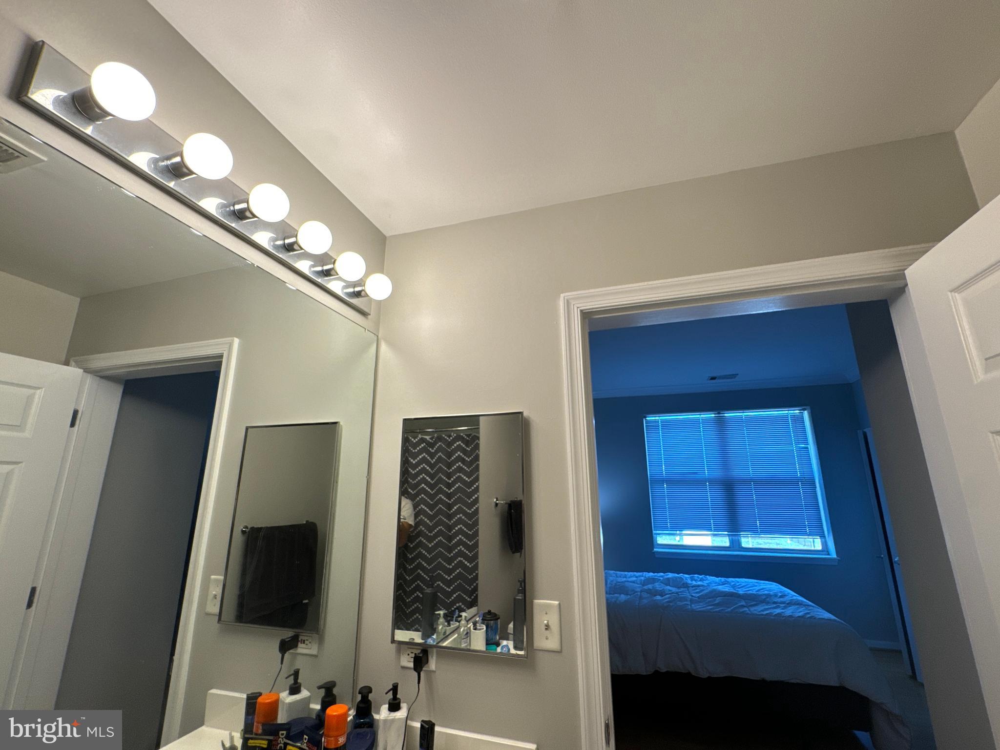 PIERSIDE AT HARBORVIEW - Residential Lease