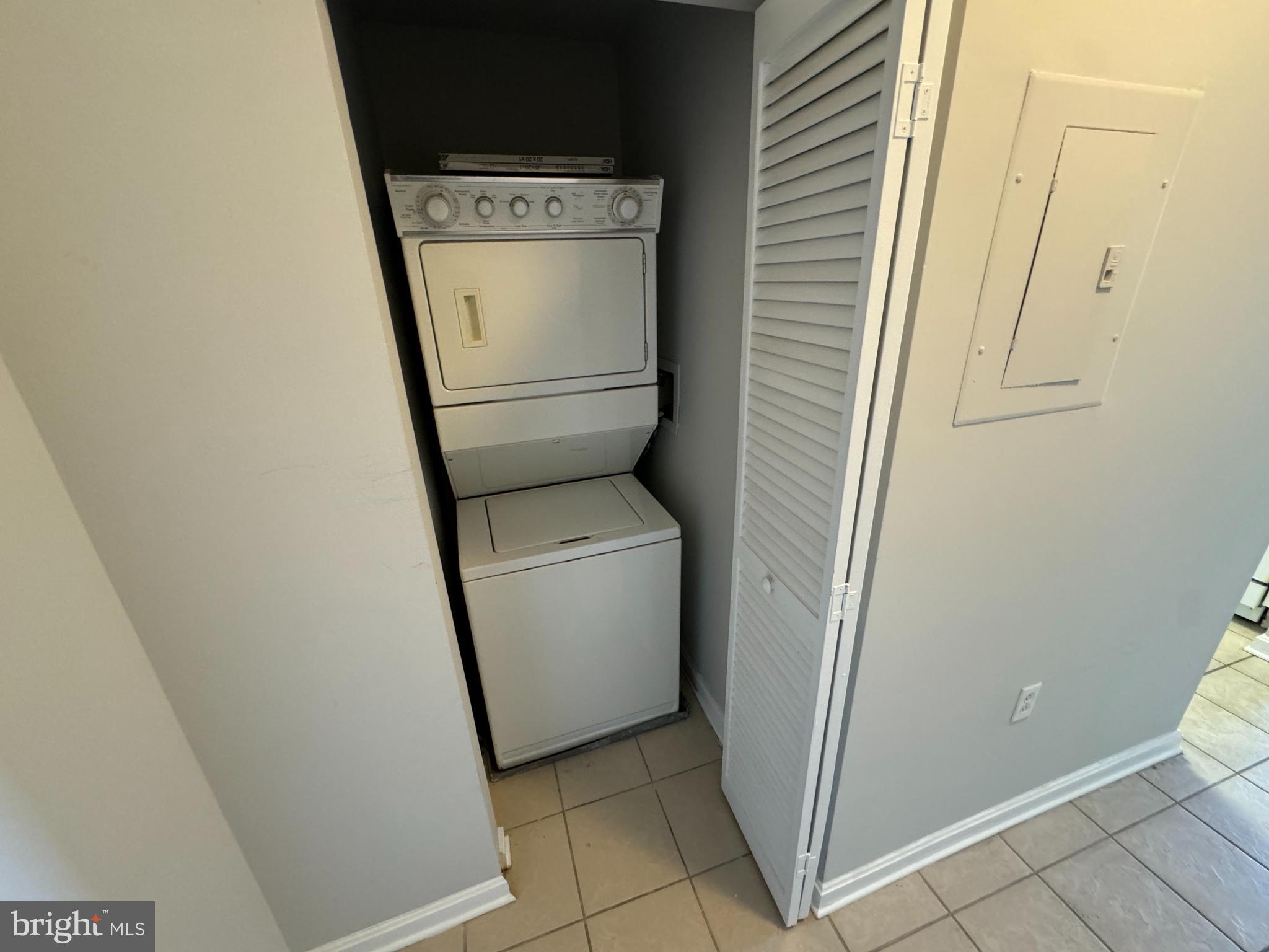 PIERSIDE AT HARBORVIEW - Residential Lease