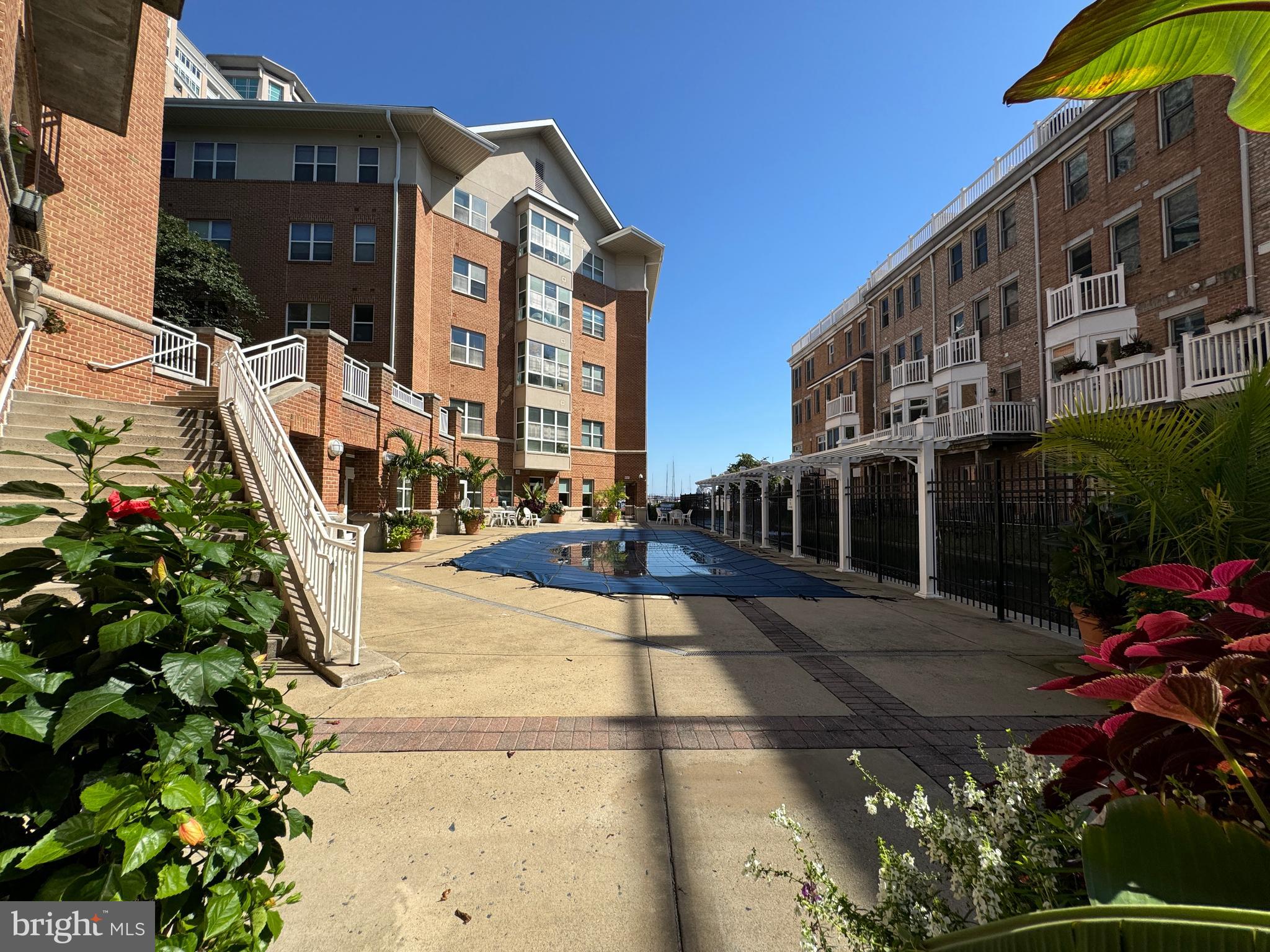 PIERSIDE AT HARBORVIEW - Residential Lease