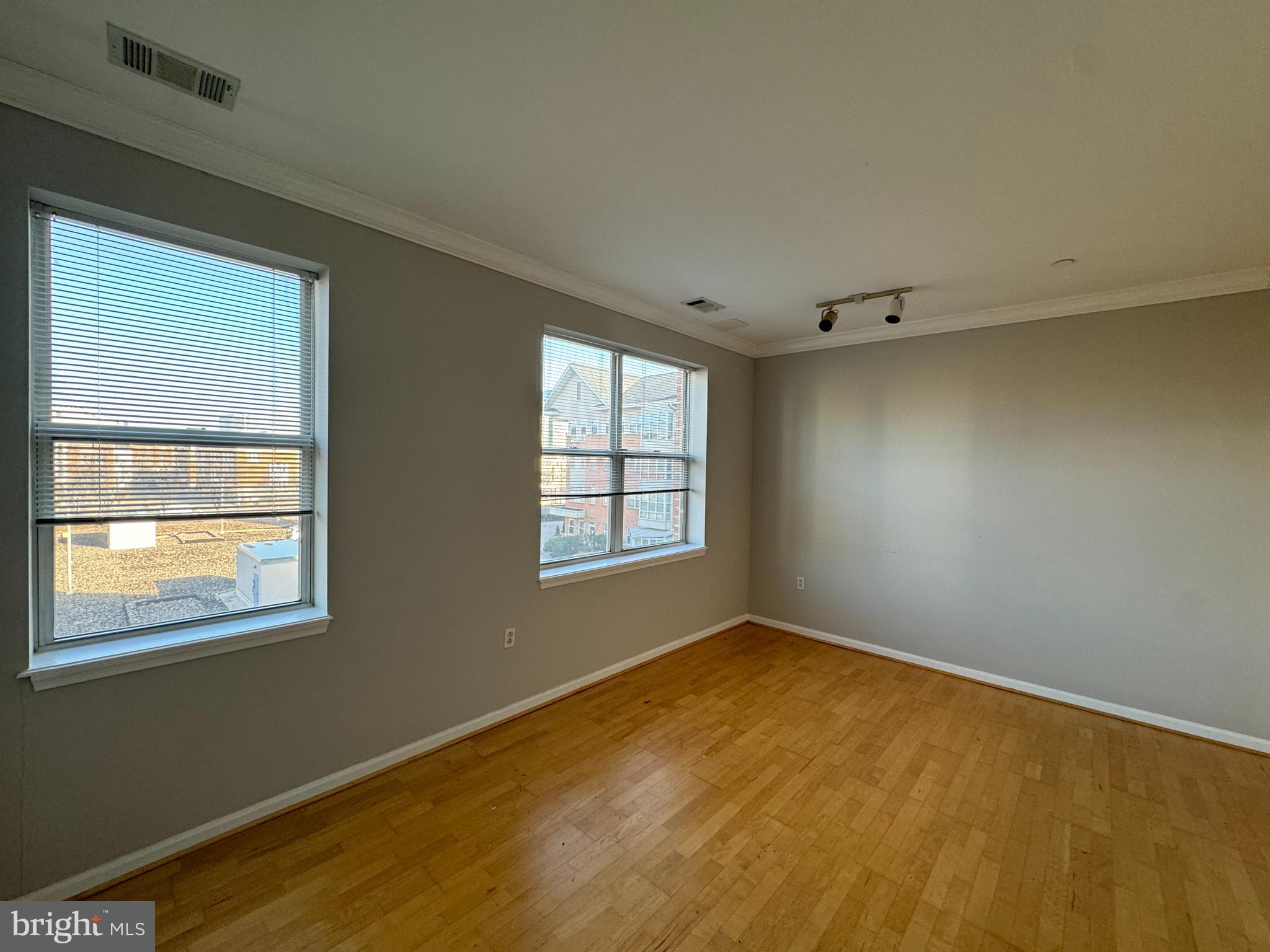 PIERSIDE AT HARBORVIEW - Residential Lease