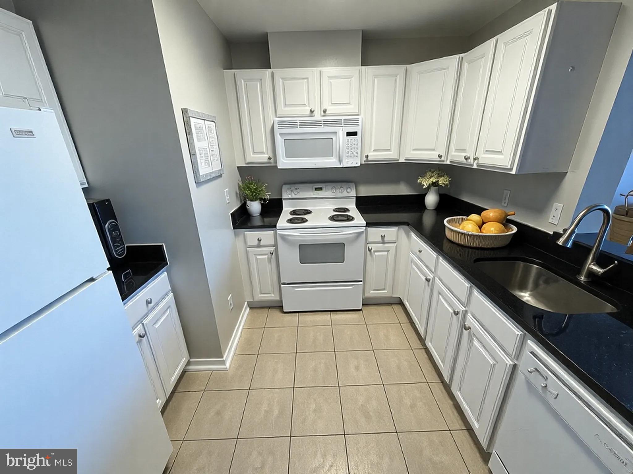 PIERSIDE AT HARBORVIEW - Residential Lease