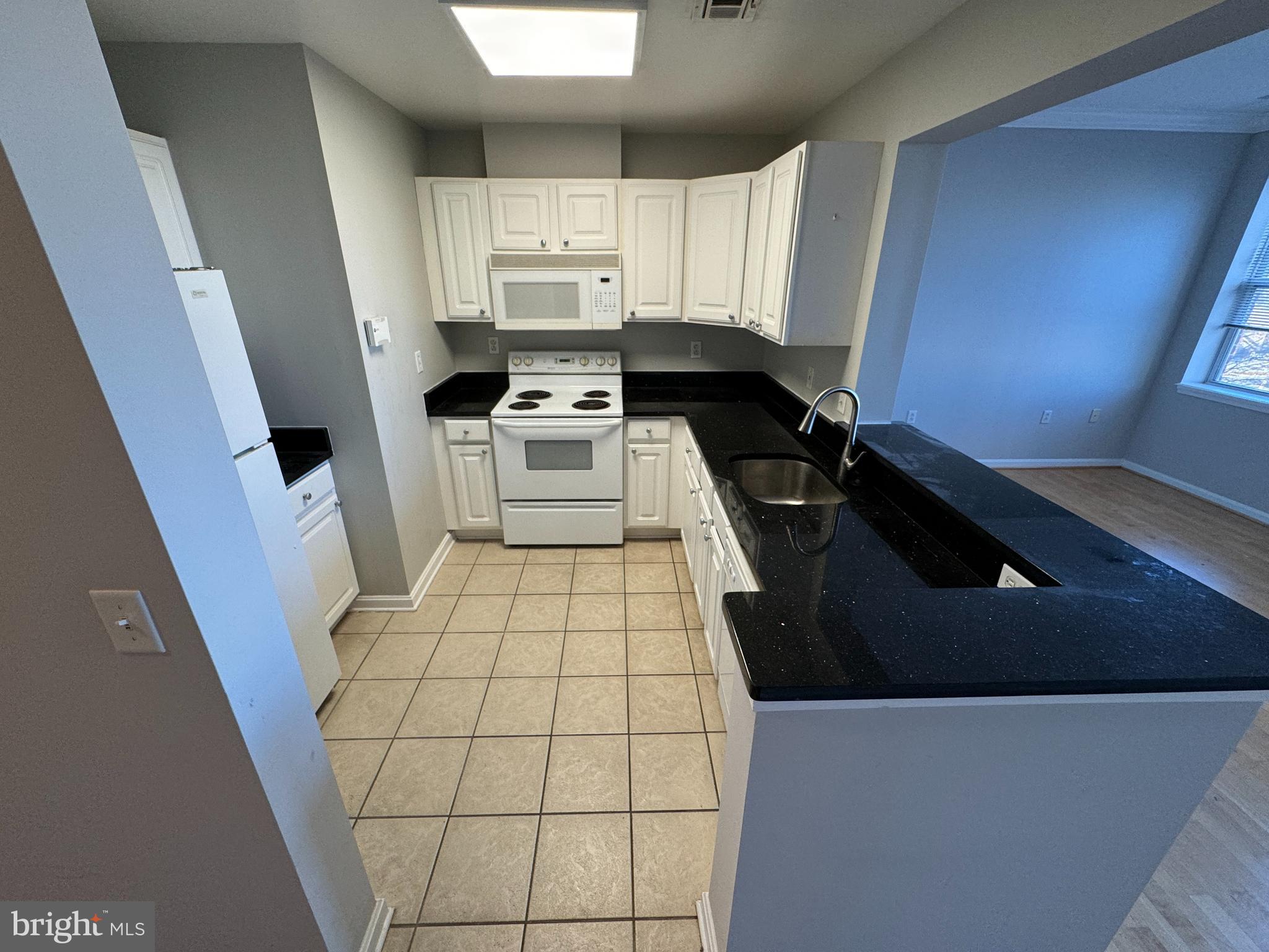 PIERSIDE AT HARBORVIEW - Residential Lease