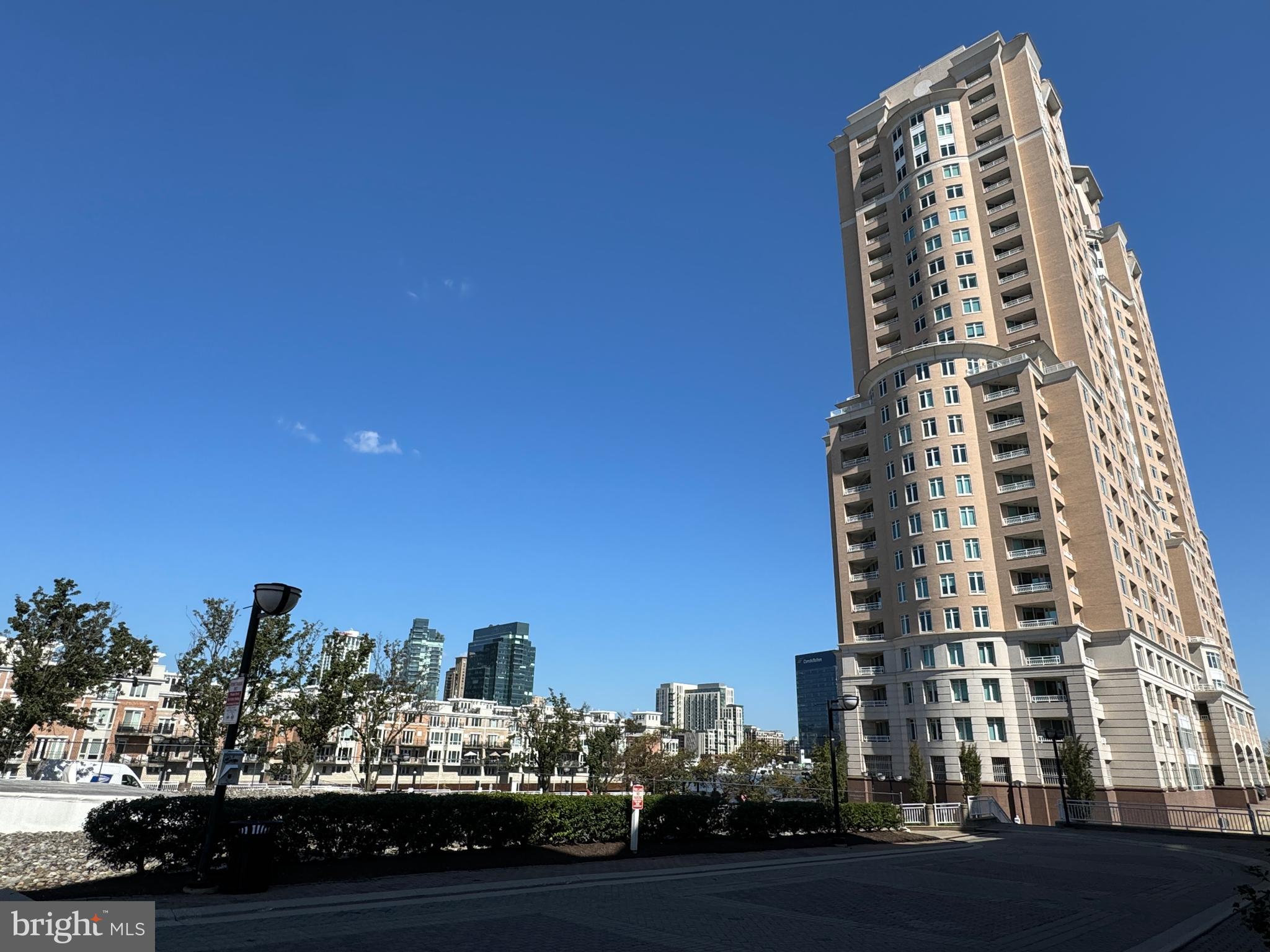 PIERSIDE AT HARBORVIEW - Residential Lease