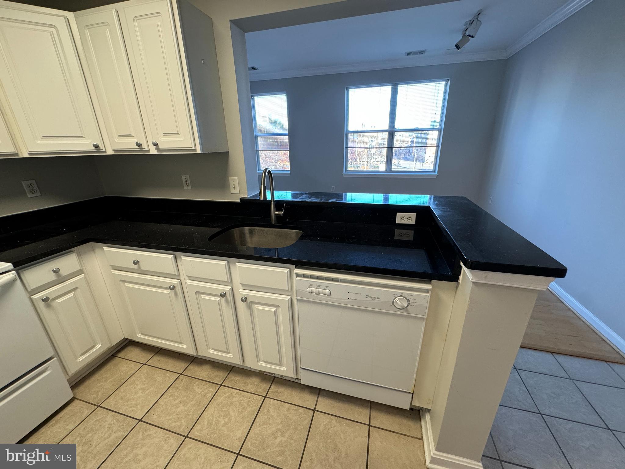 PIERSIDE AT HARBORVIEW - Residential Lease