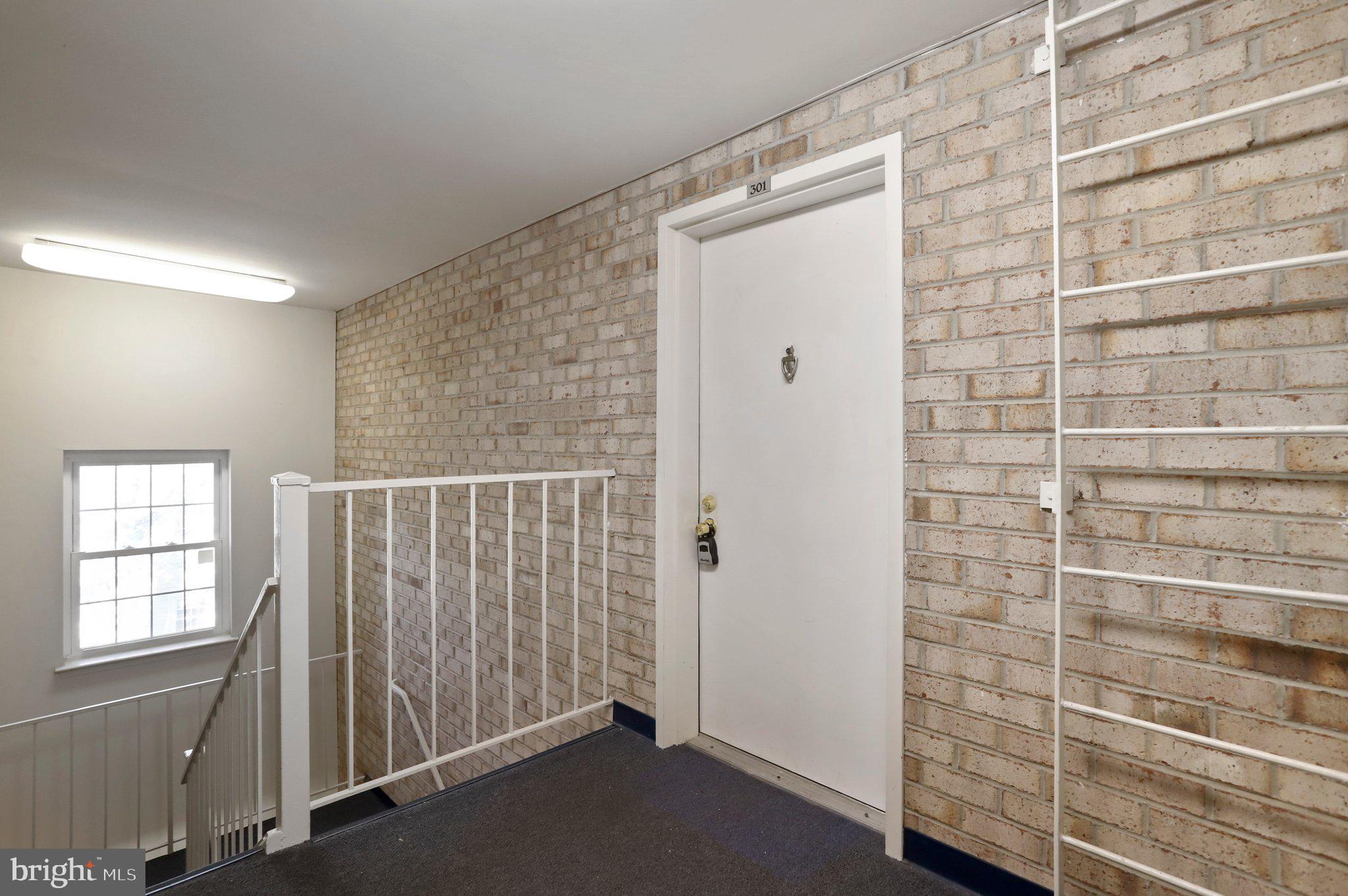 FLOWER HILL - Residential