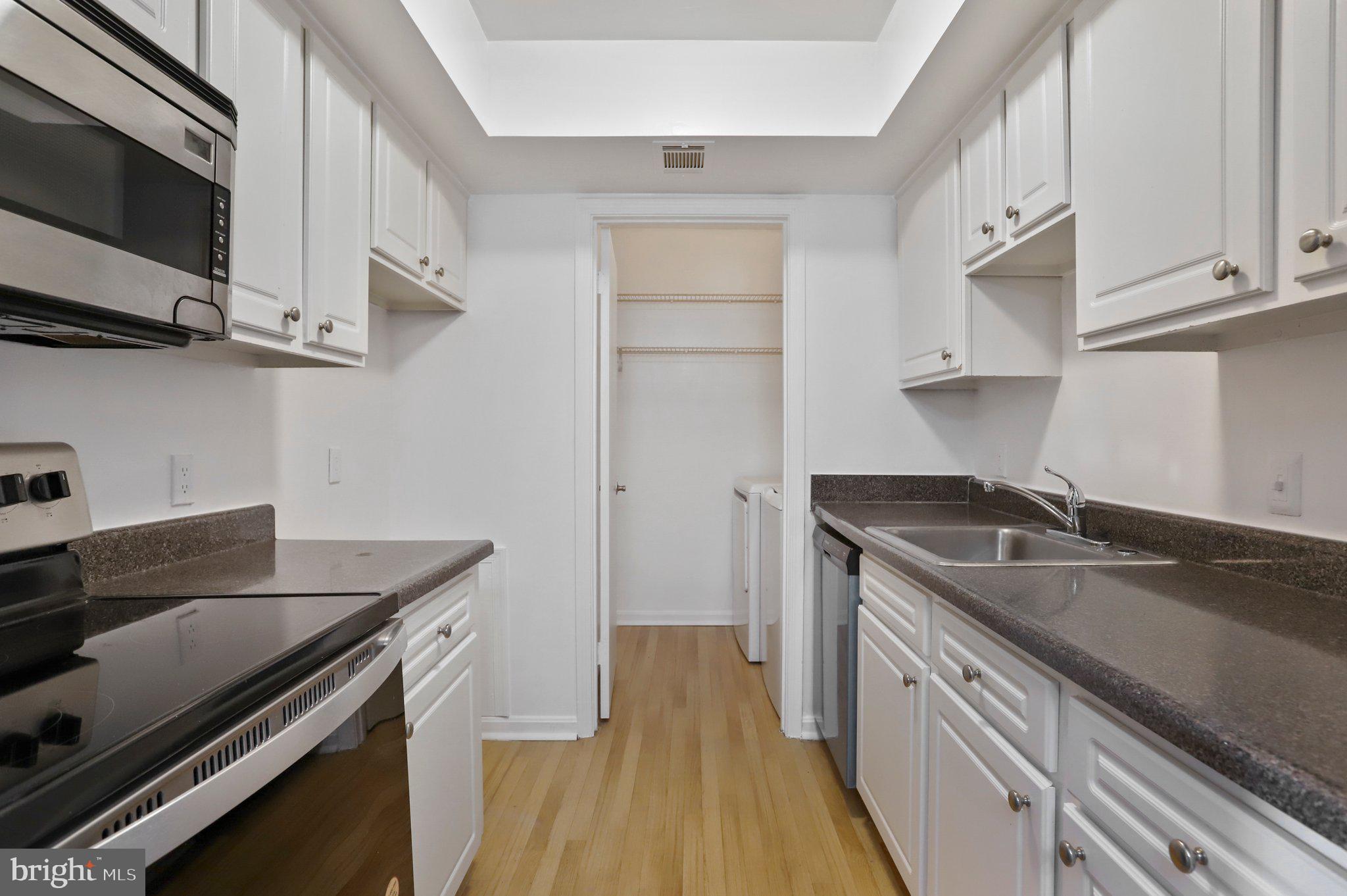 FLOWER HILL - Residential