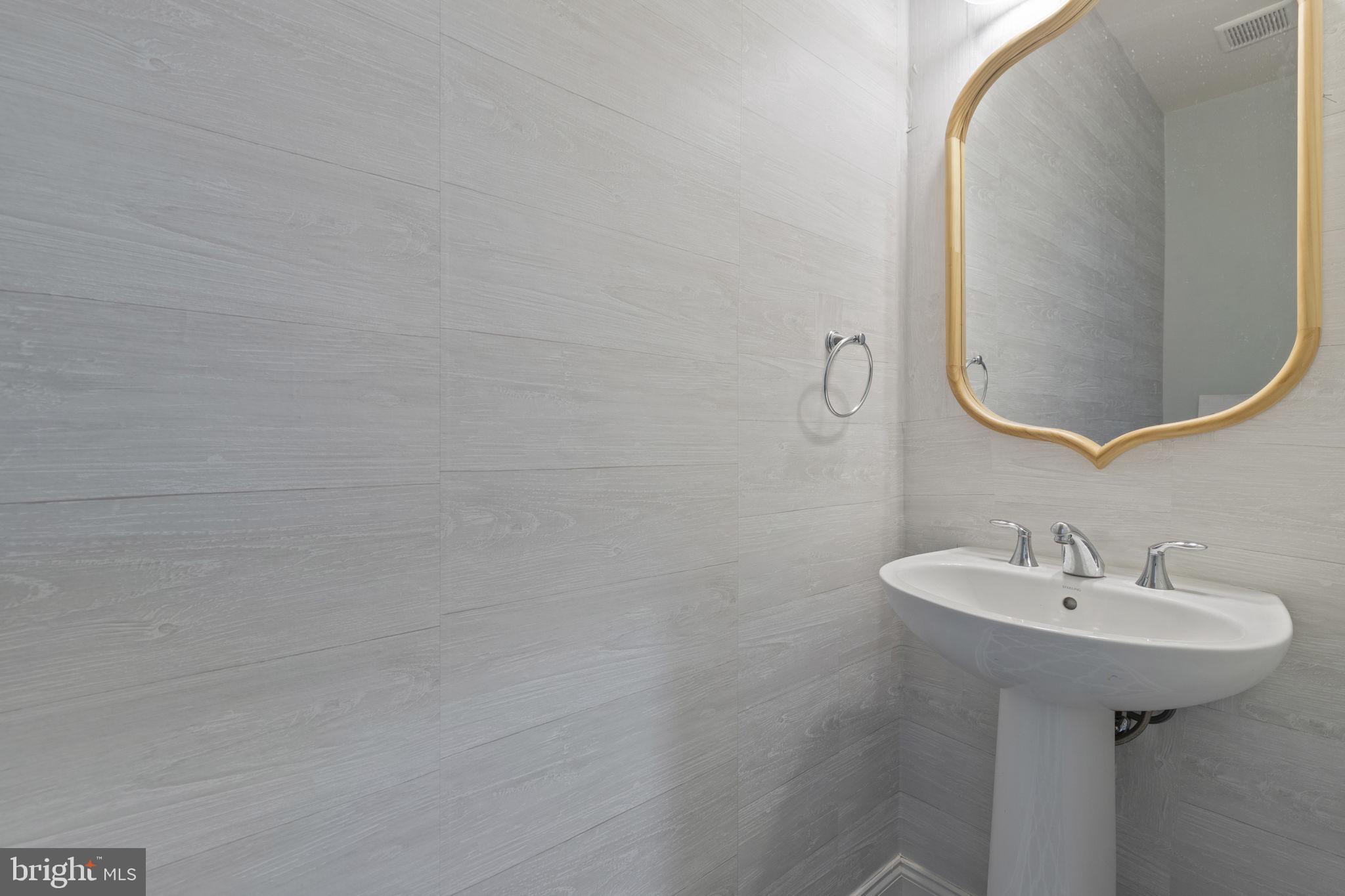 LAUREL RIDGE - Residential