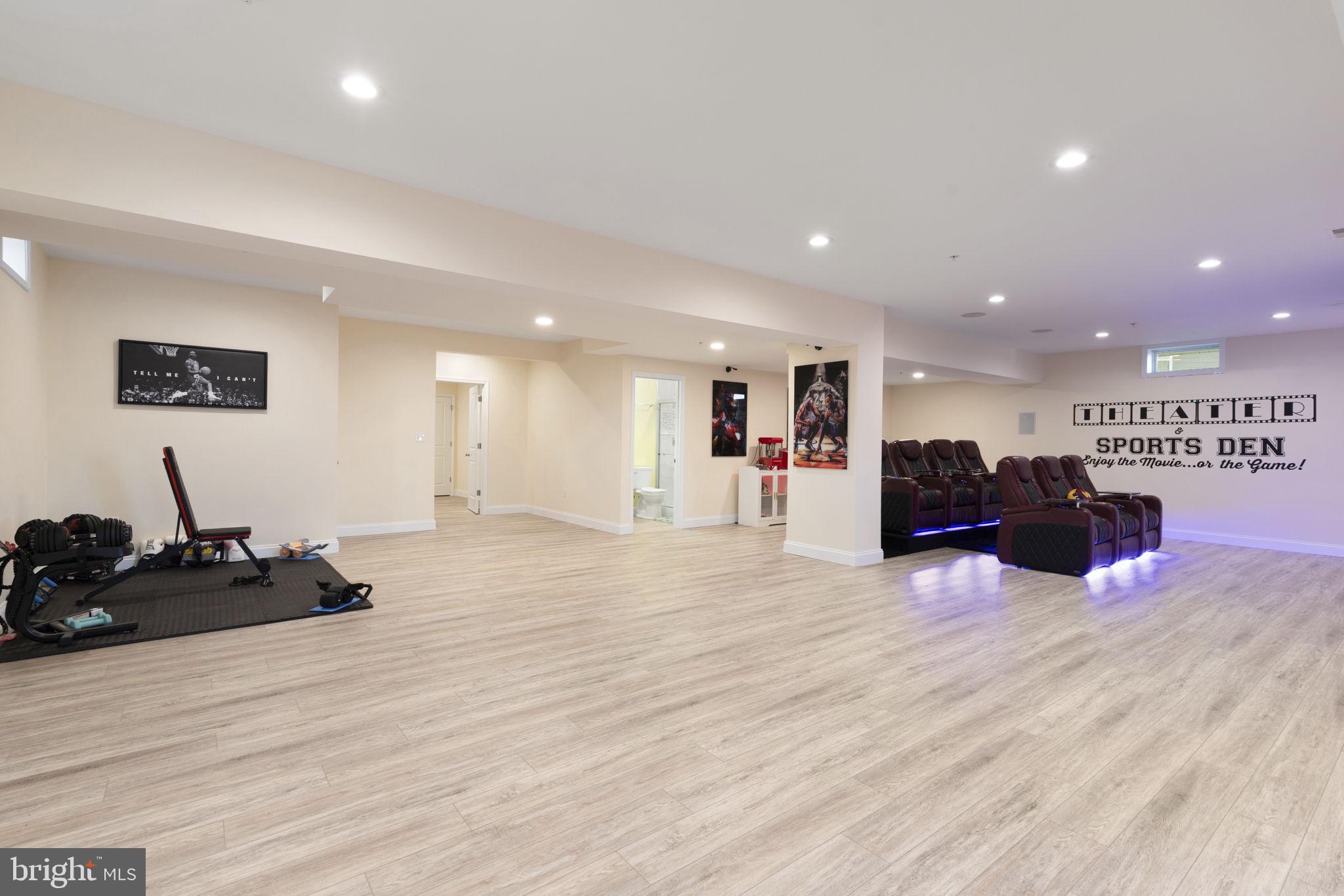 LAUREL RIDGE - Residential