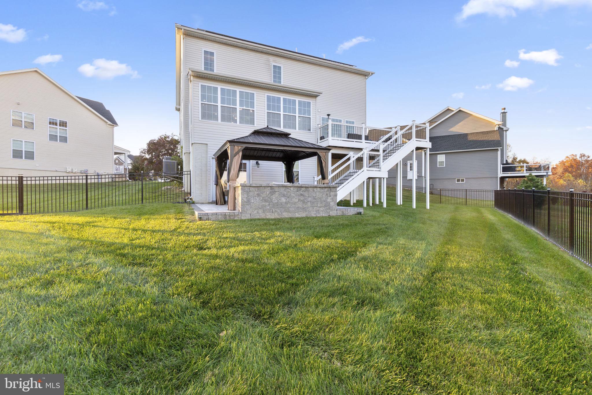 LAUREL RIDGE - Residential