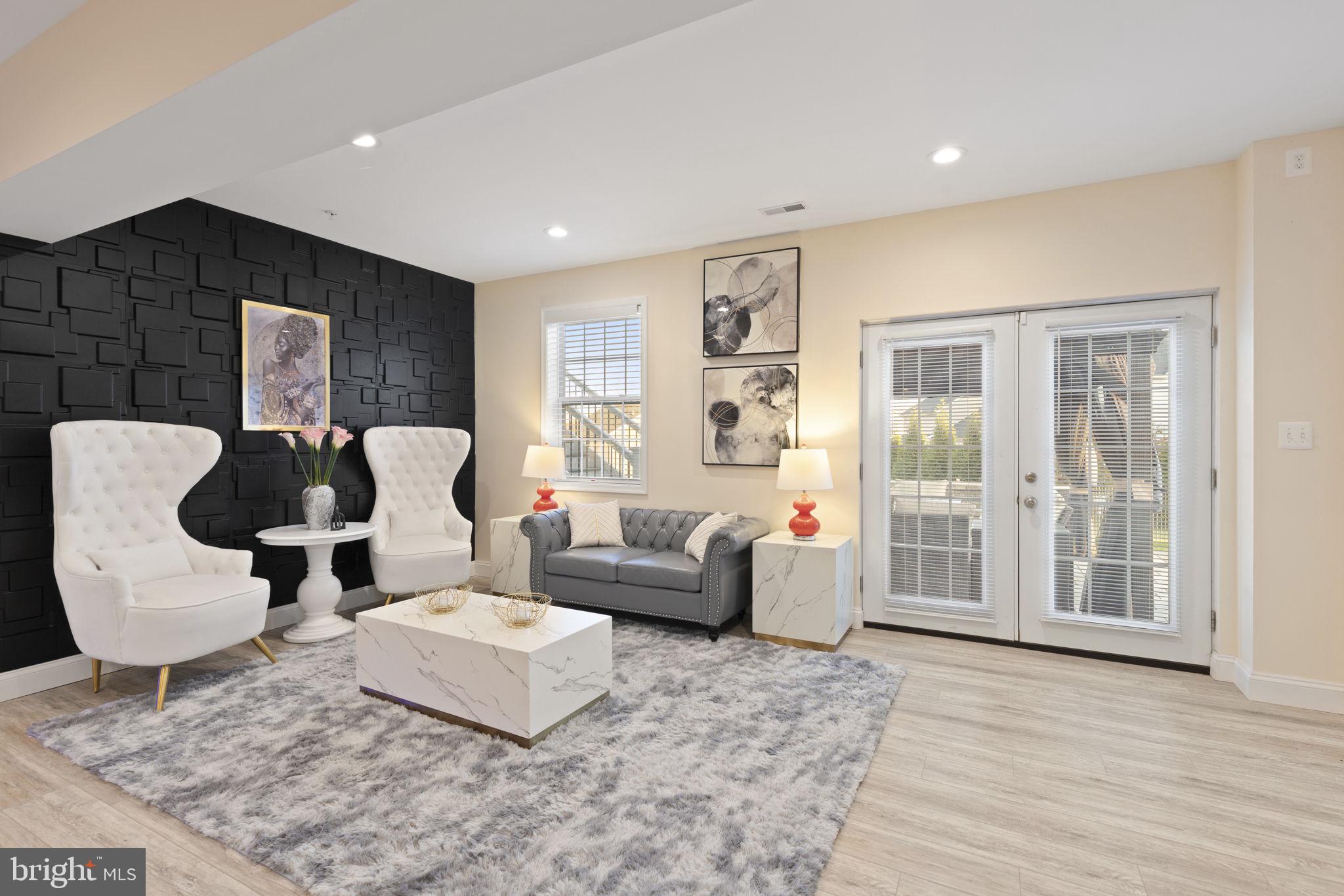 LAUREL RIDGE - Residential