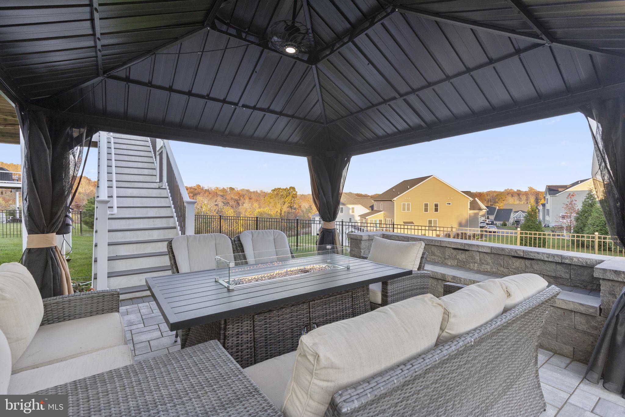 LAUREL RIDGE - Residential