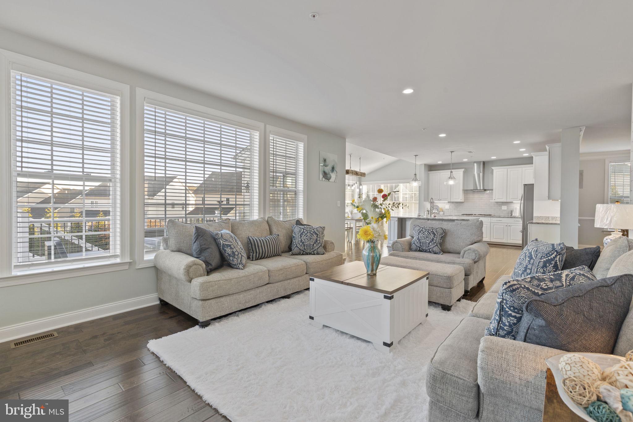 LAUREL RIDGE - Residential