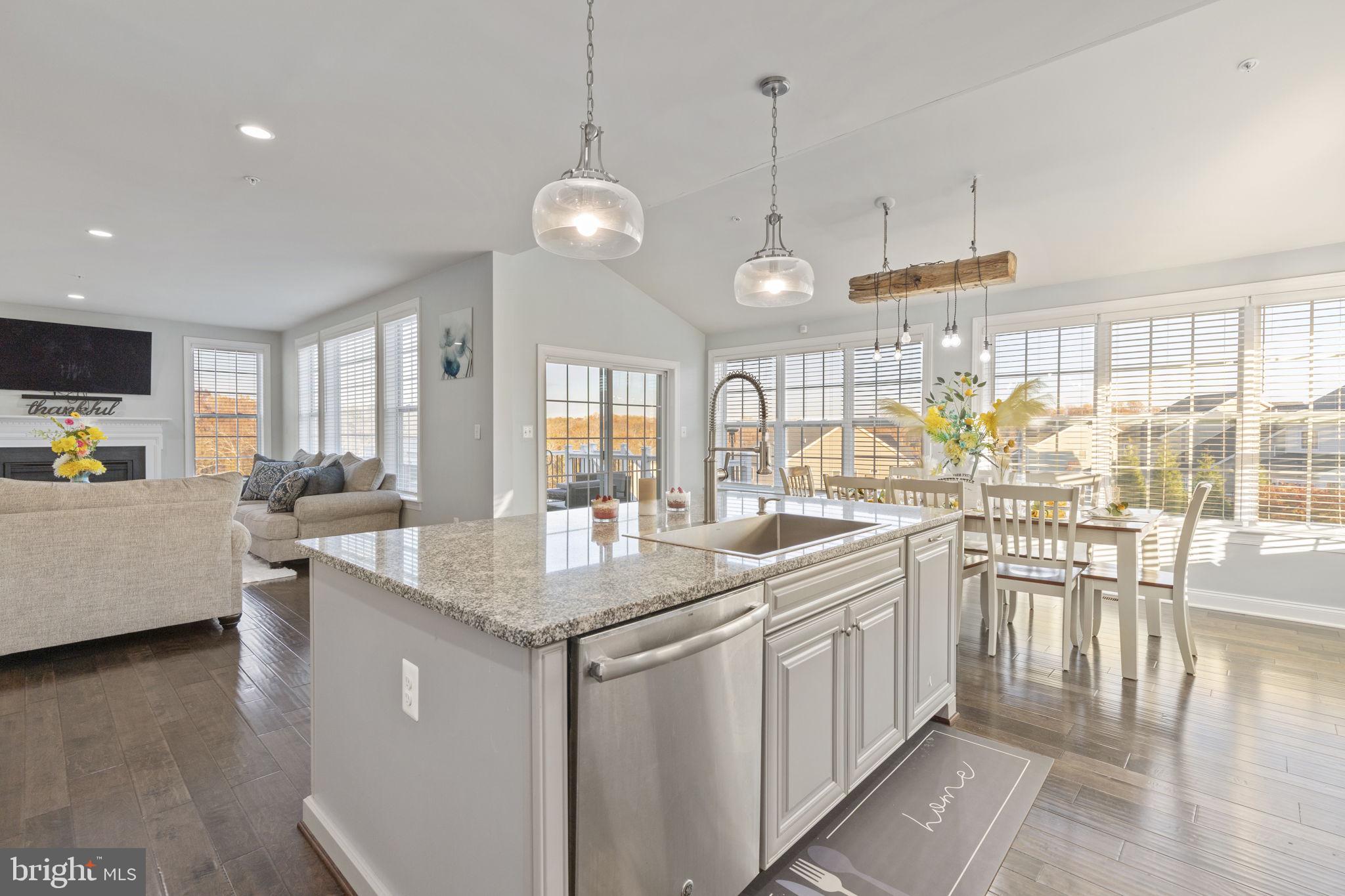 LAUREL RIDGE - Residential