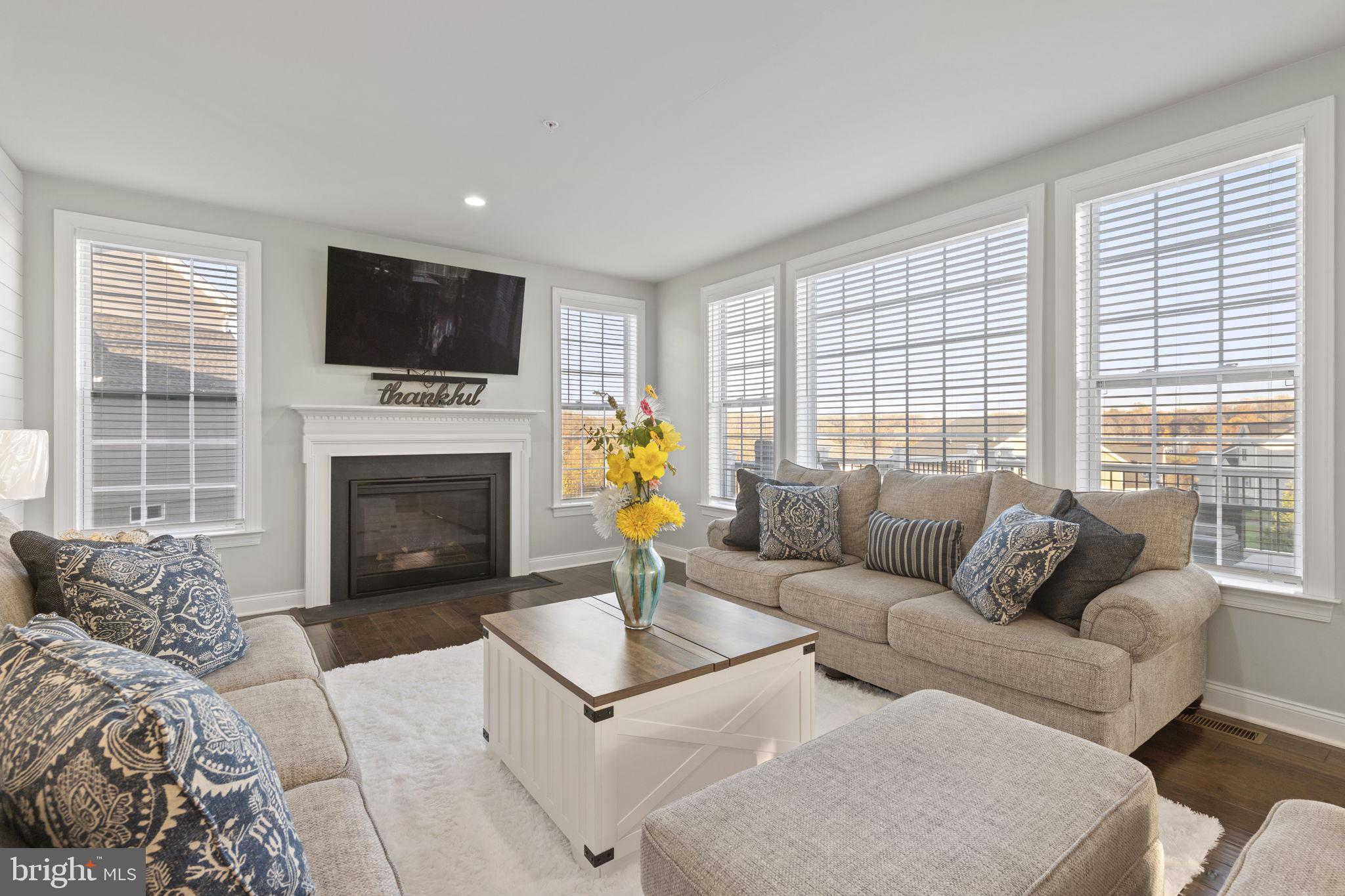 LAUREL RIDGE - Residential