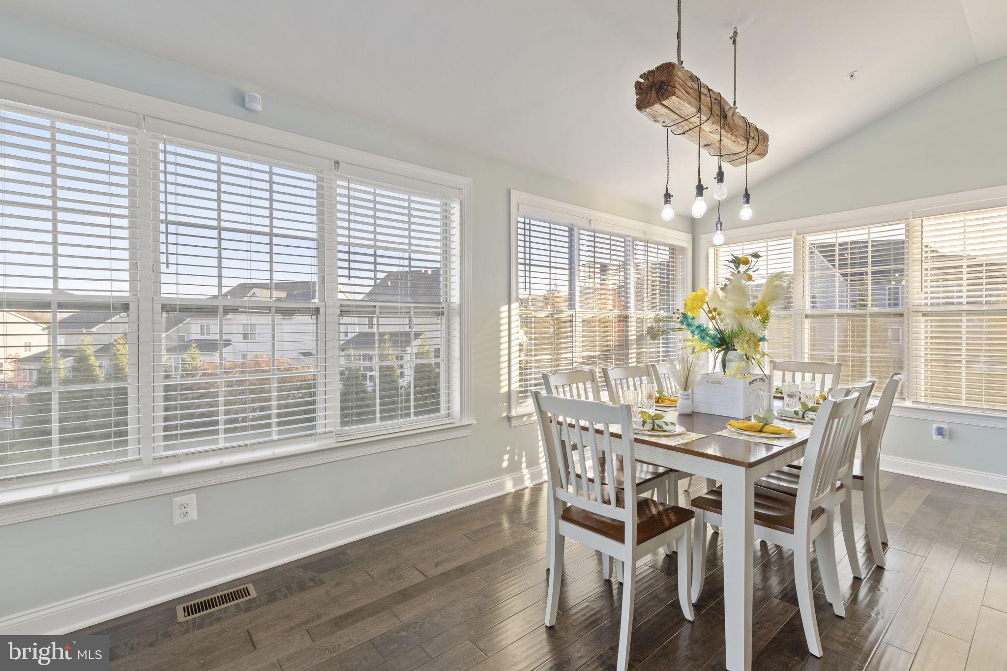 LAUREL RIDGE - Residential