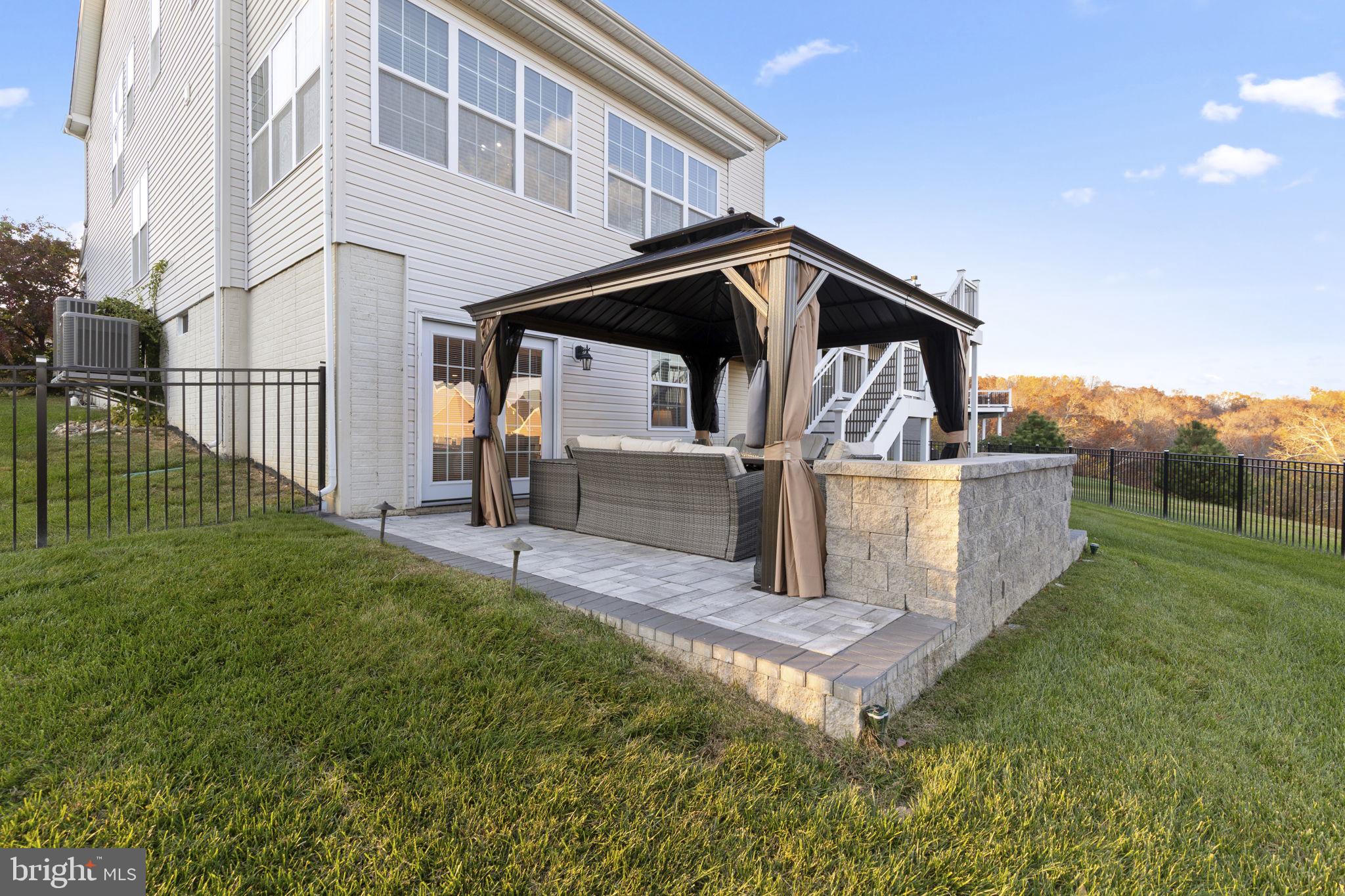 LAUREL RIDGE - Residential