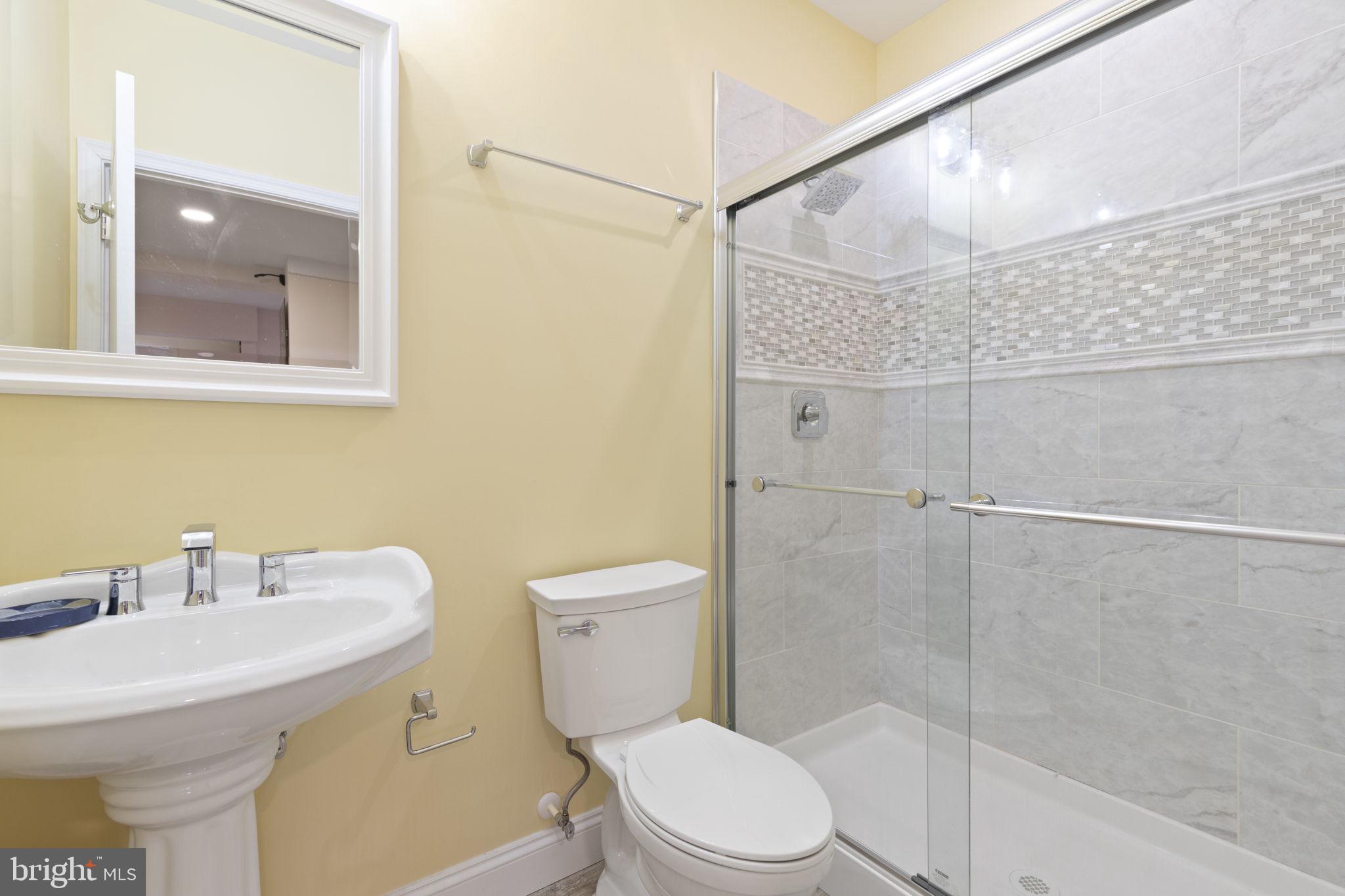 LAUREL RIDGE - Residential