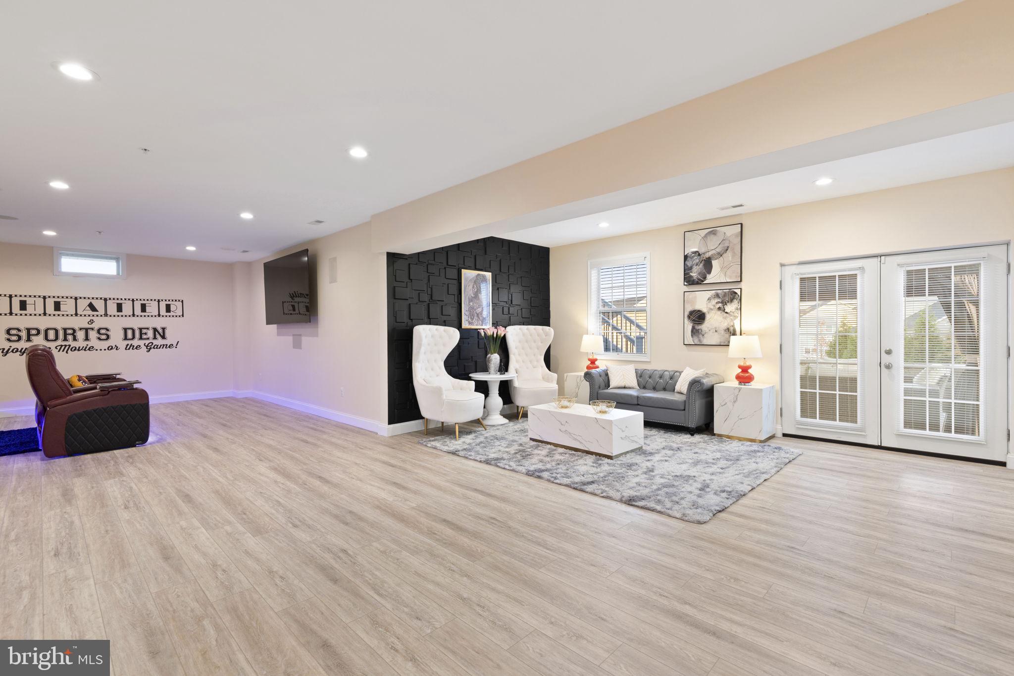 LAUREL RIDGE - Residential