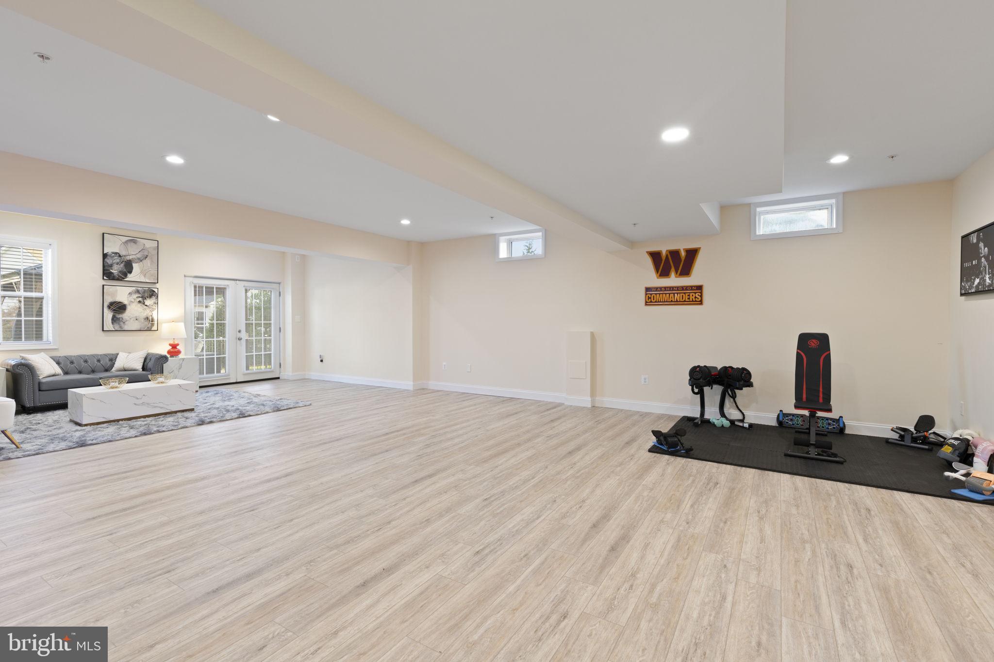 LAUREL RIDGE - Residential