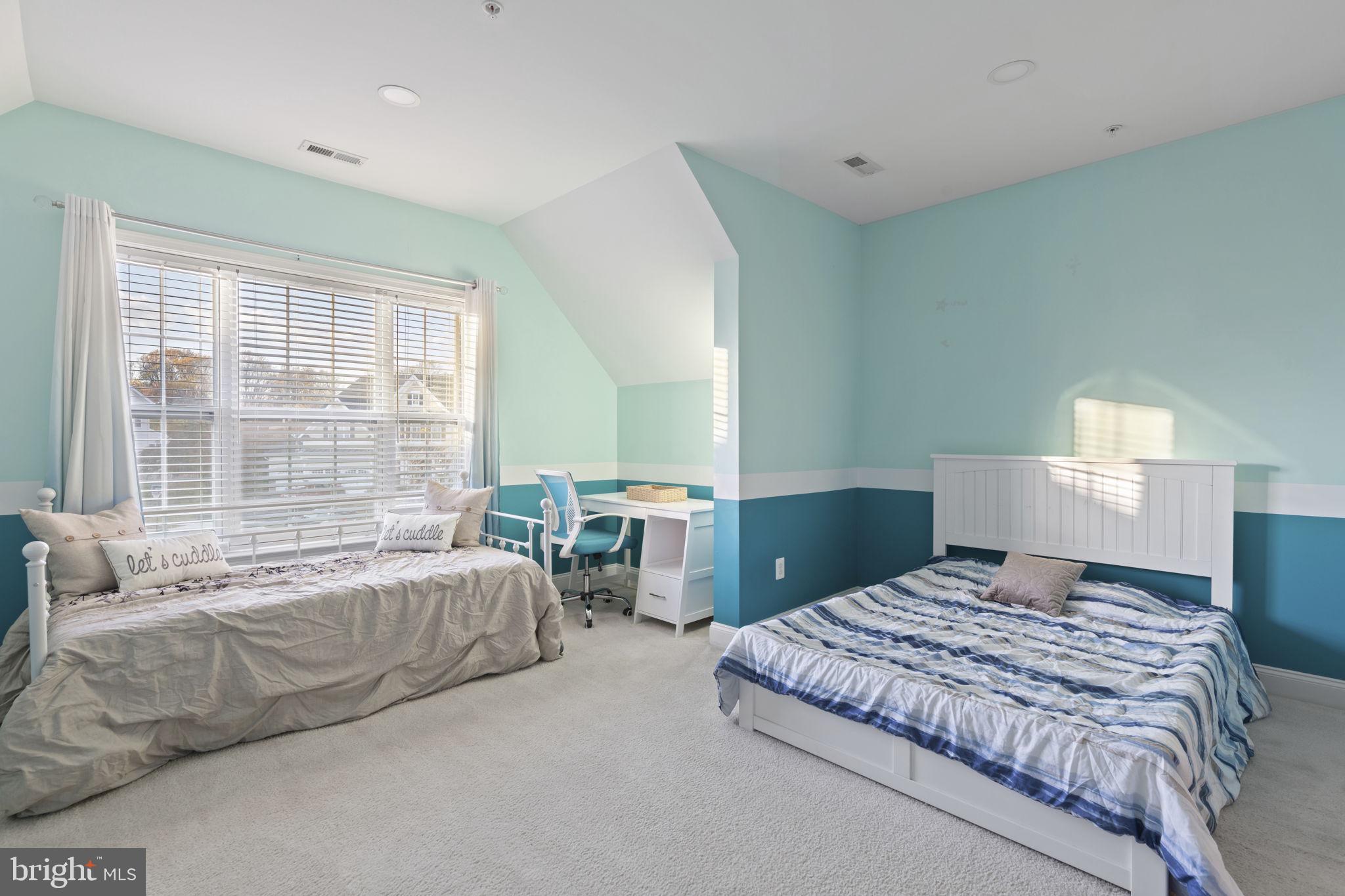 LAUREL RIDGE - Residential