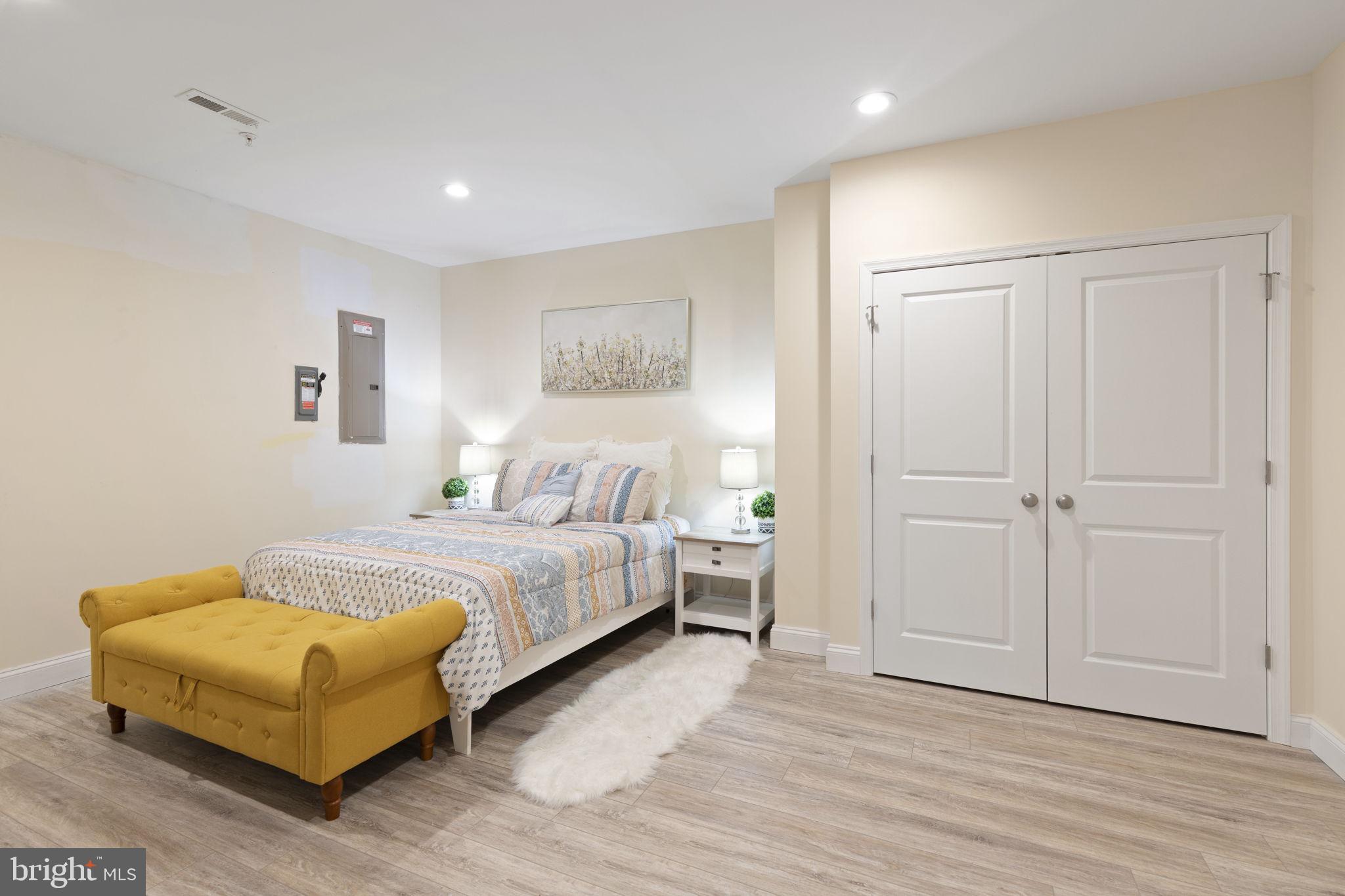 LAUREL RIDGE - Residential