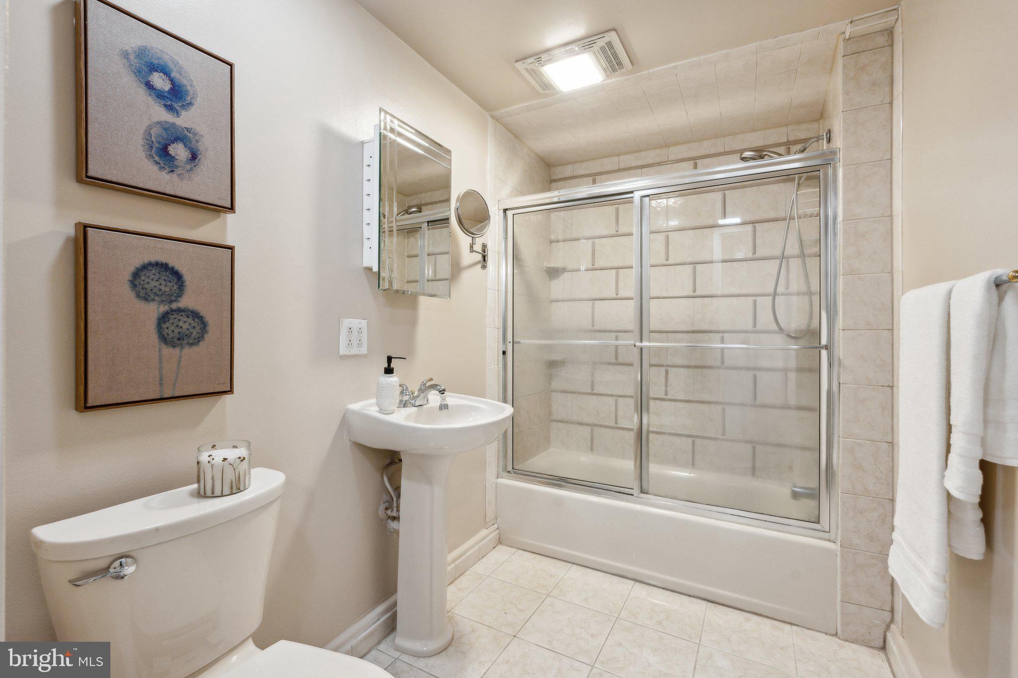 VIRGINIA HILLS - Residential