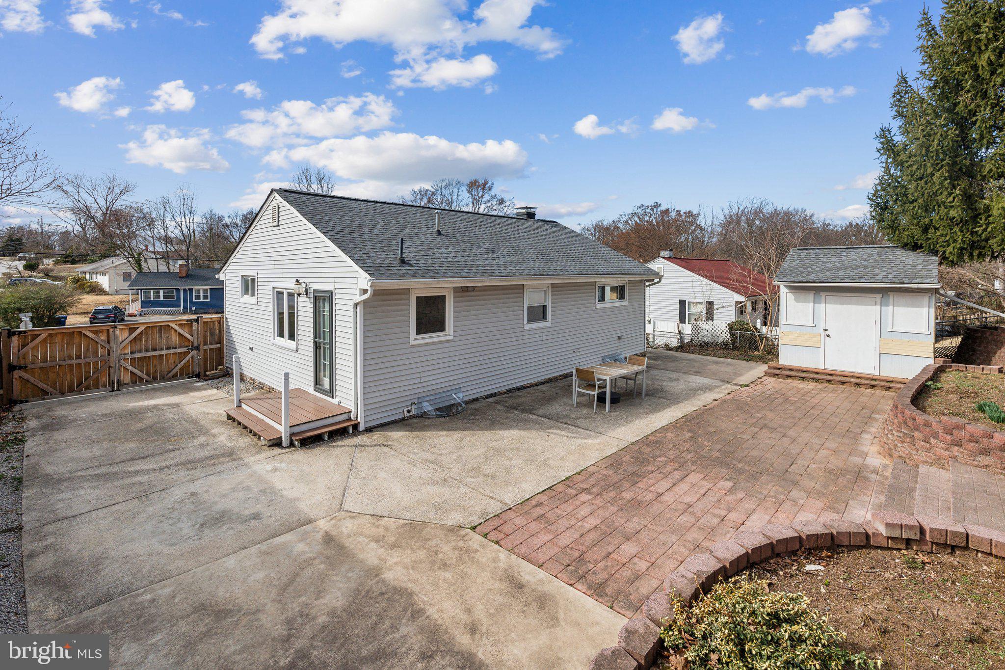 VIRGINIA HILLS - Residential