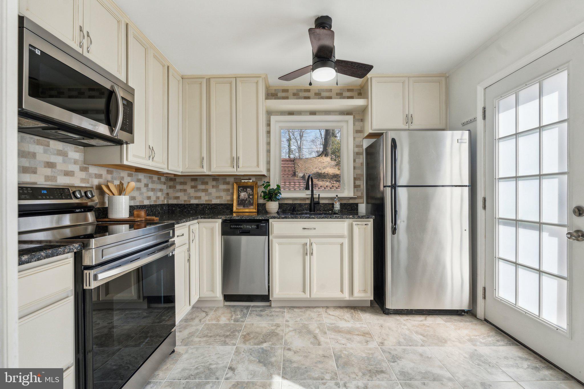 VIRGINIA HILLS - Residential