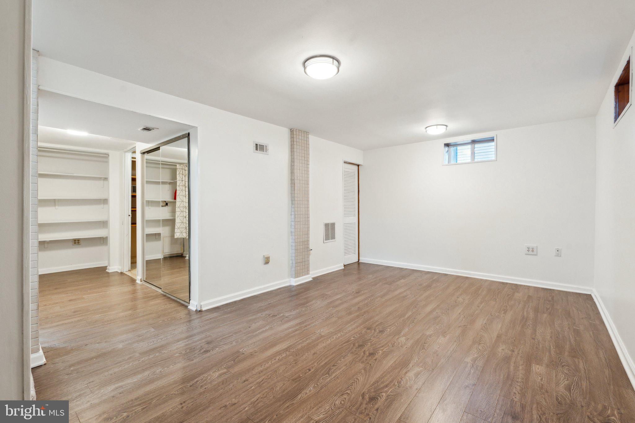 VIRGINIA HILLS - Residential