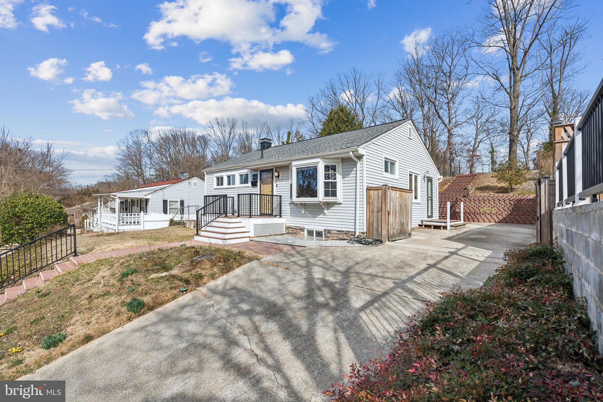 VIRGINIA HILLS - Residential