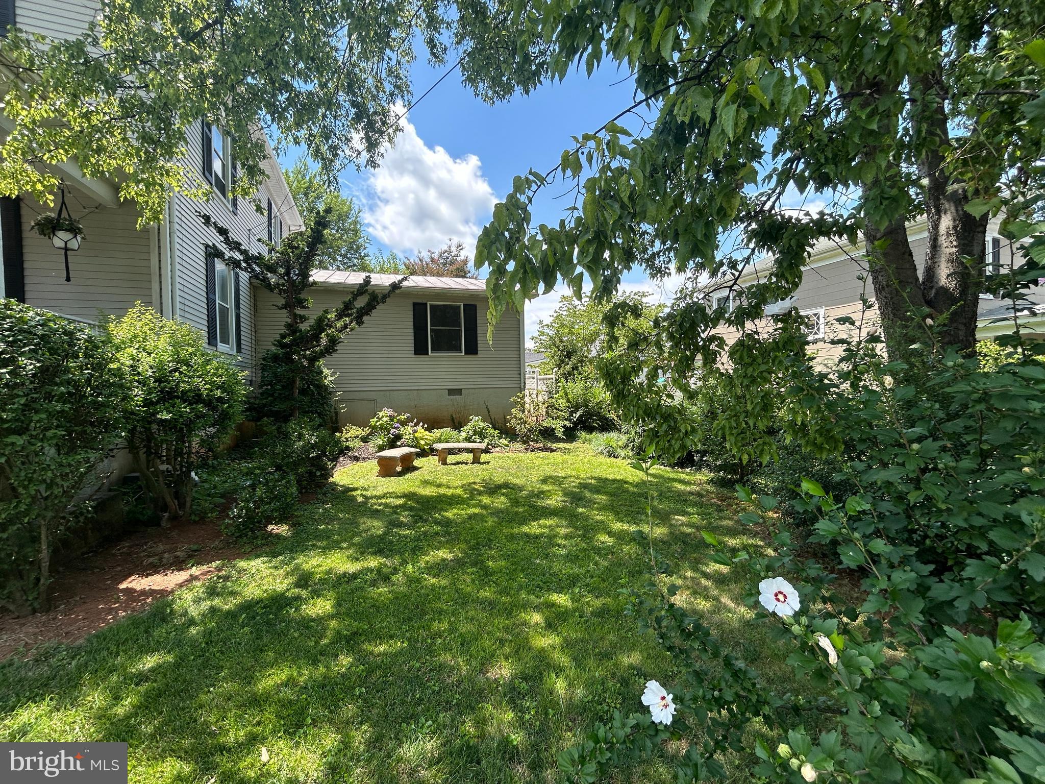 198 PELISO AVENUE