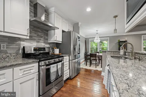 7460 Fountain Head Drive, Annandale, VA MLS: VAFX2256332