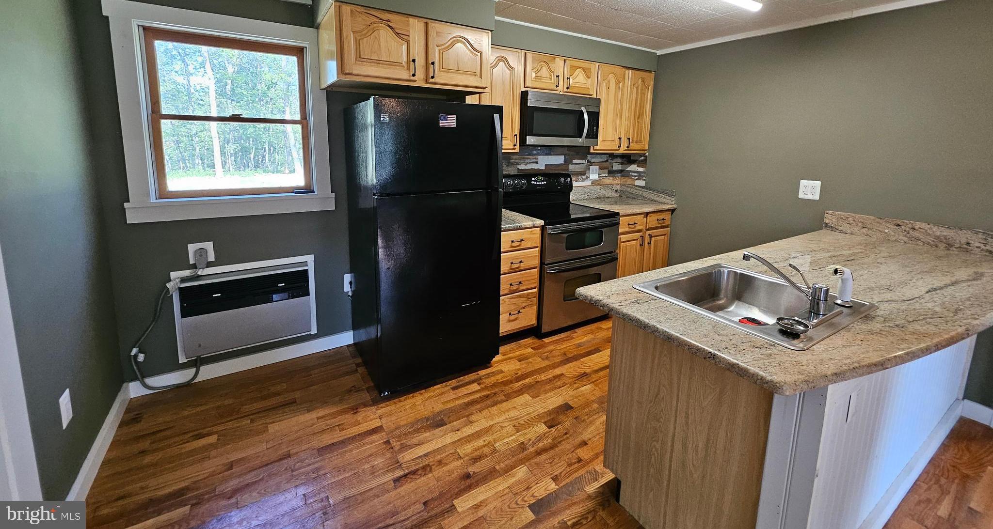 STAGECOACH STOP @ CAPON BRIDGE - Residential