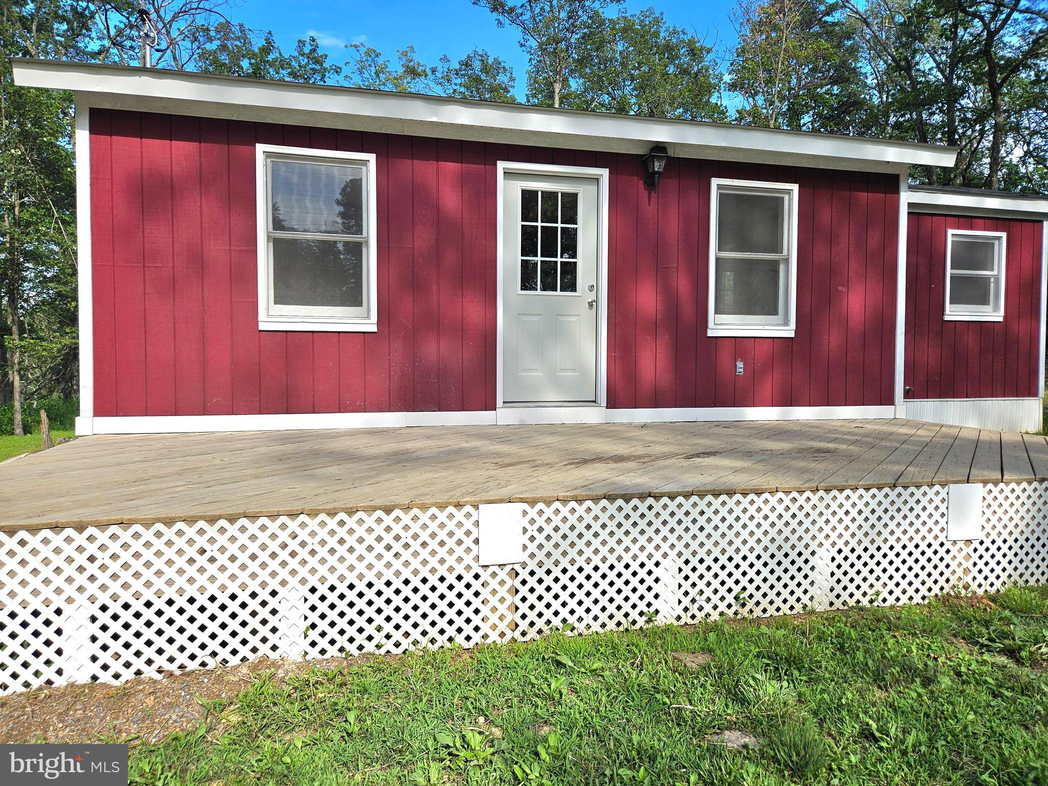 136 N PIONEER LANE