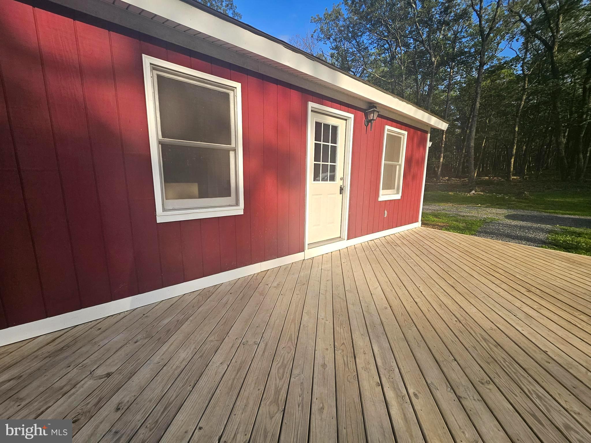 136 N PIONEER LANE