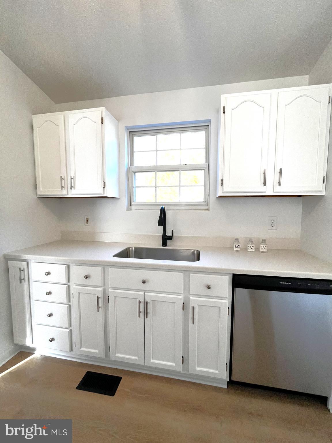 CEDAR BEACH - Residential Lease