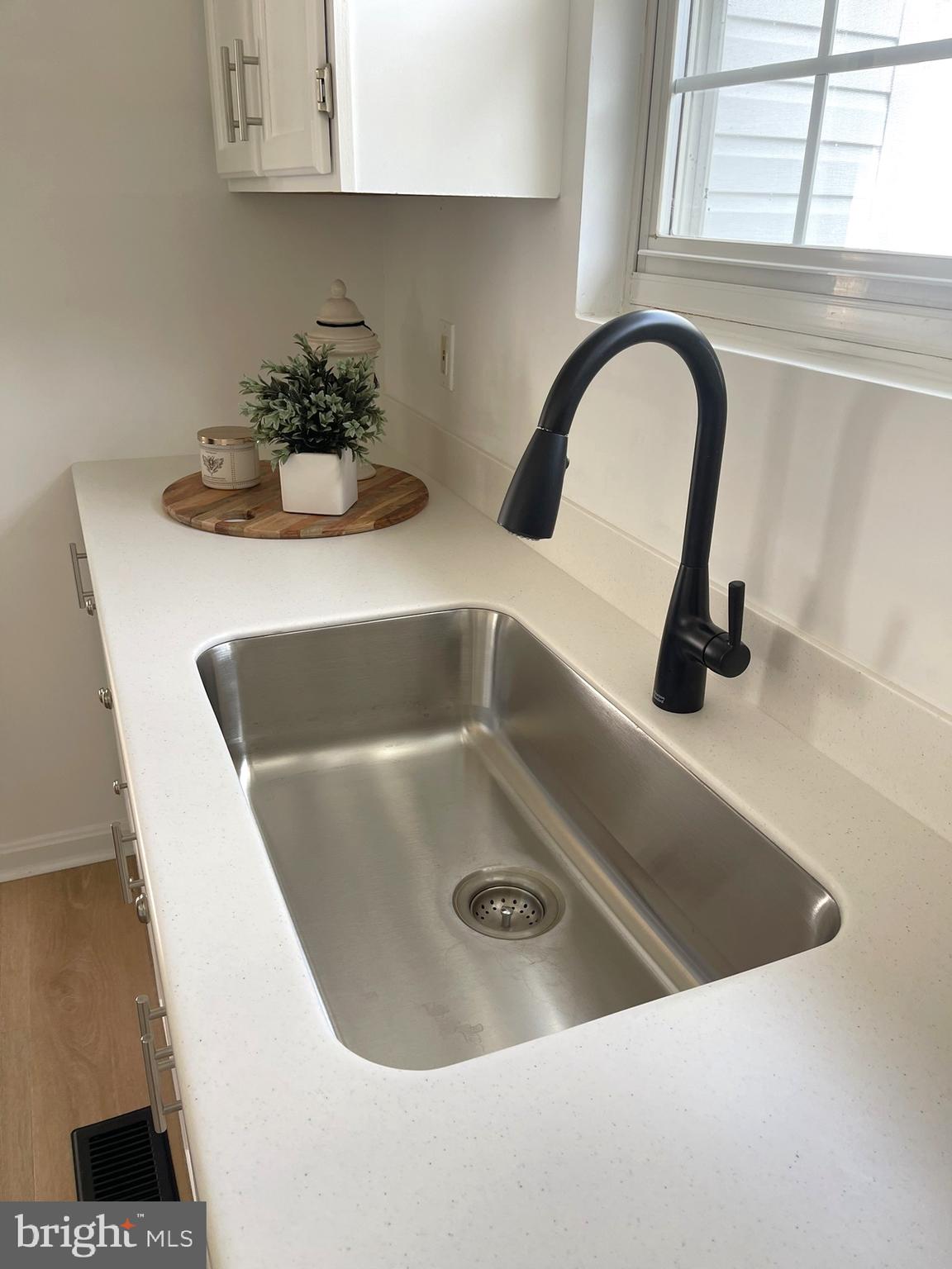 CEDAR BEACH - Residential Lease