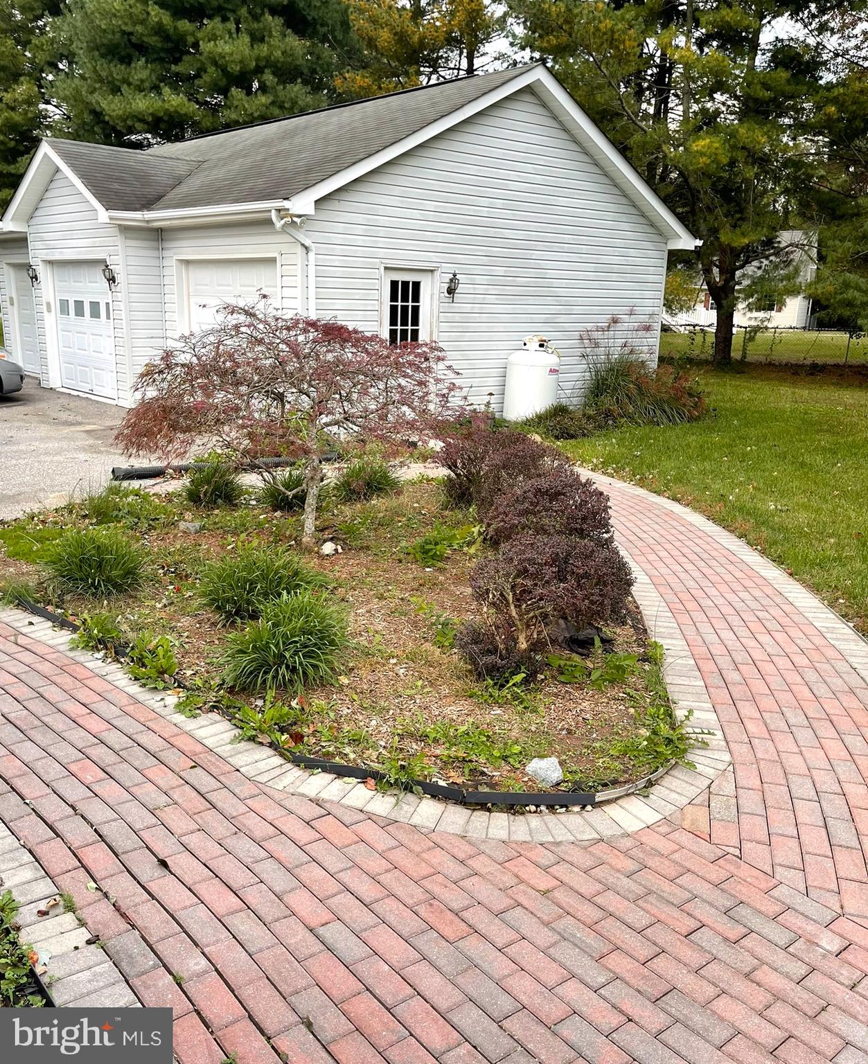 CEDAR BEACH - Residential Lease