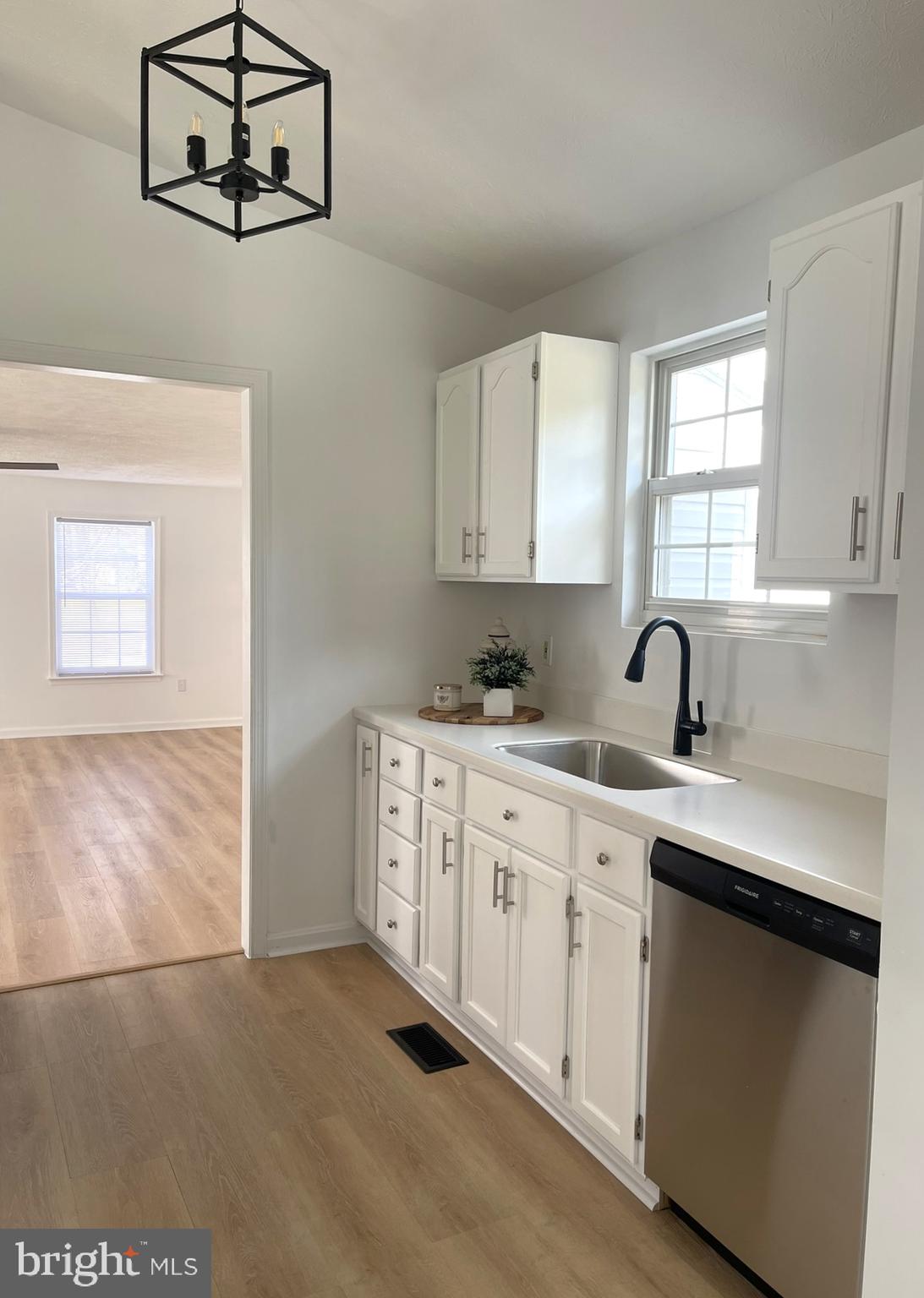 CEDAR BEACH - Residential Lease