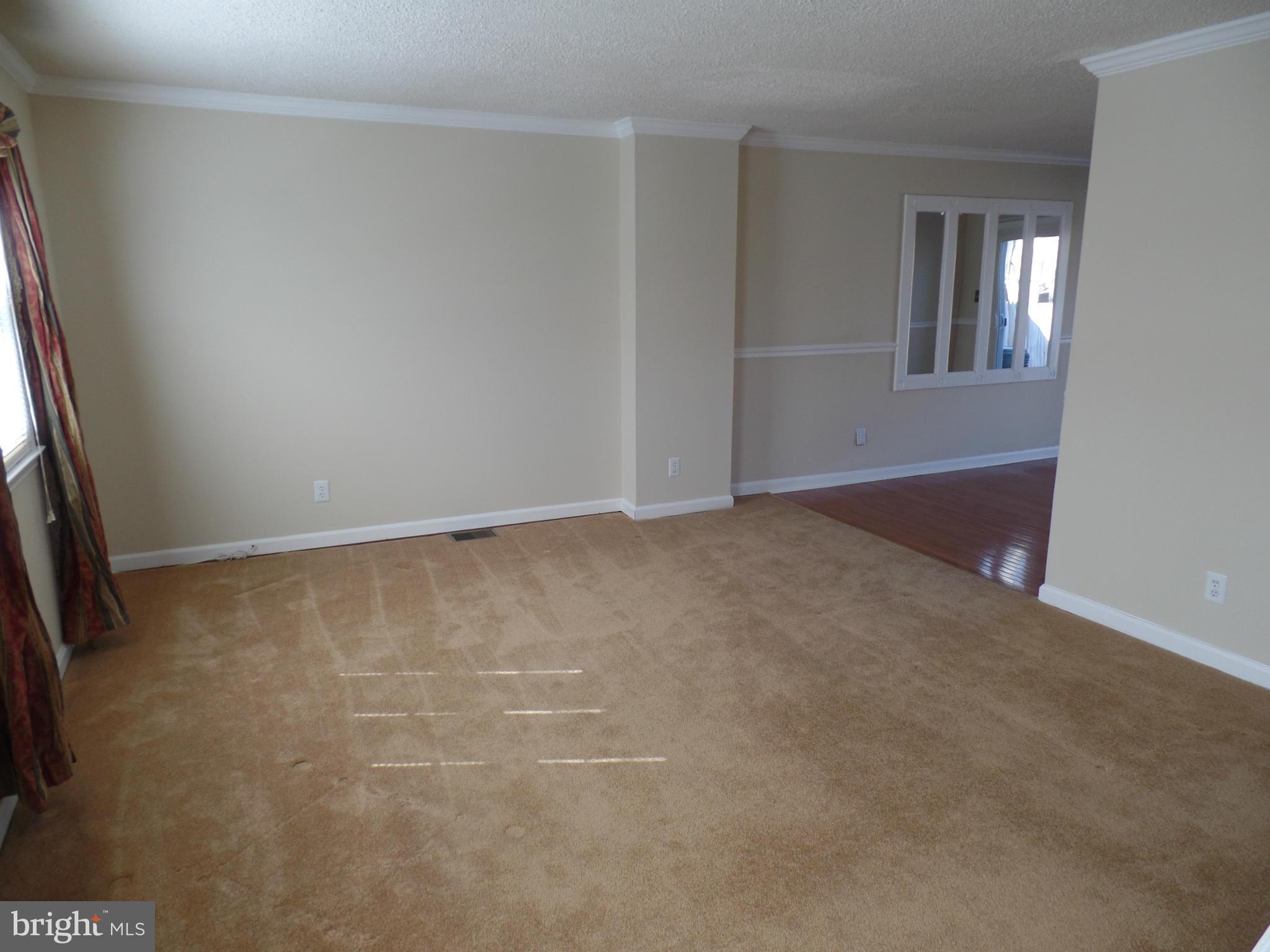 LONDON TOWNE - Residential Lease