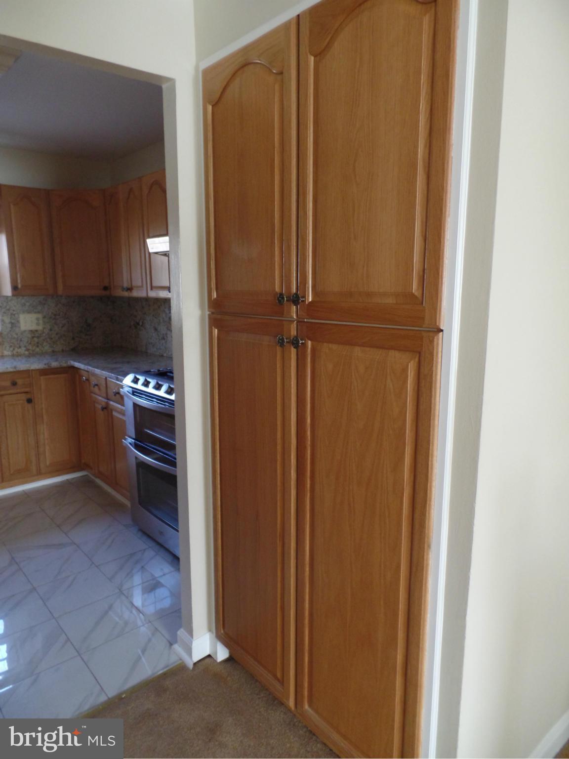 LONDON TOWNE - Residential Lease