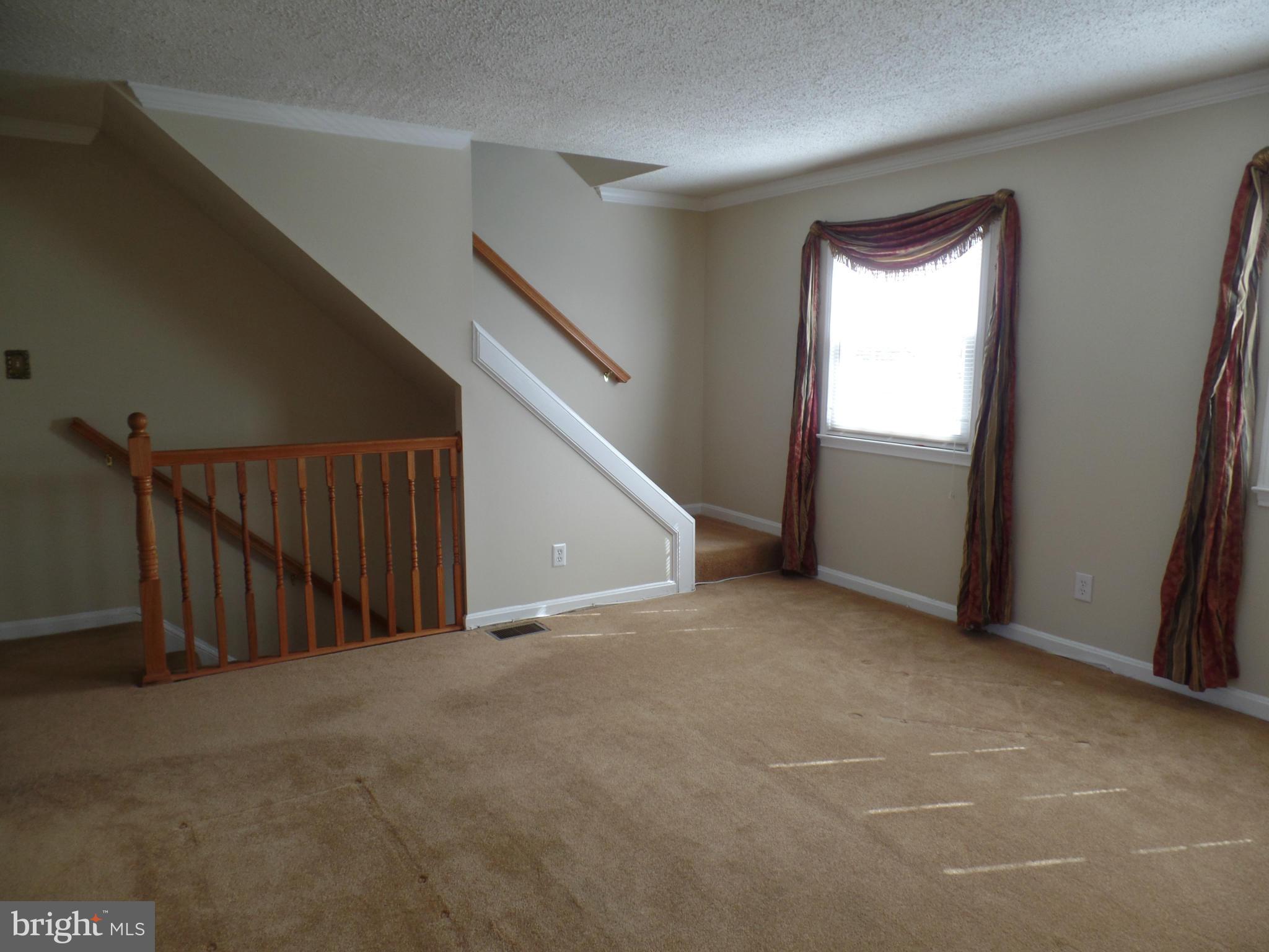 LONDON TOWNE - Residential Lease