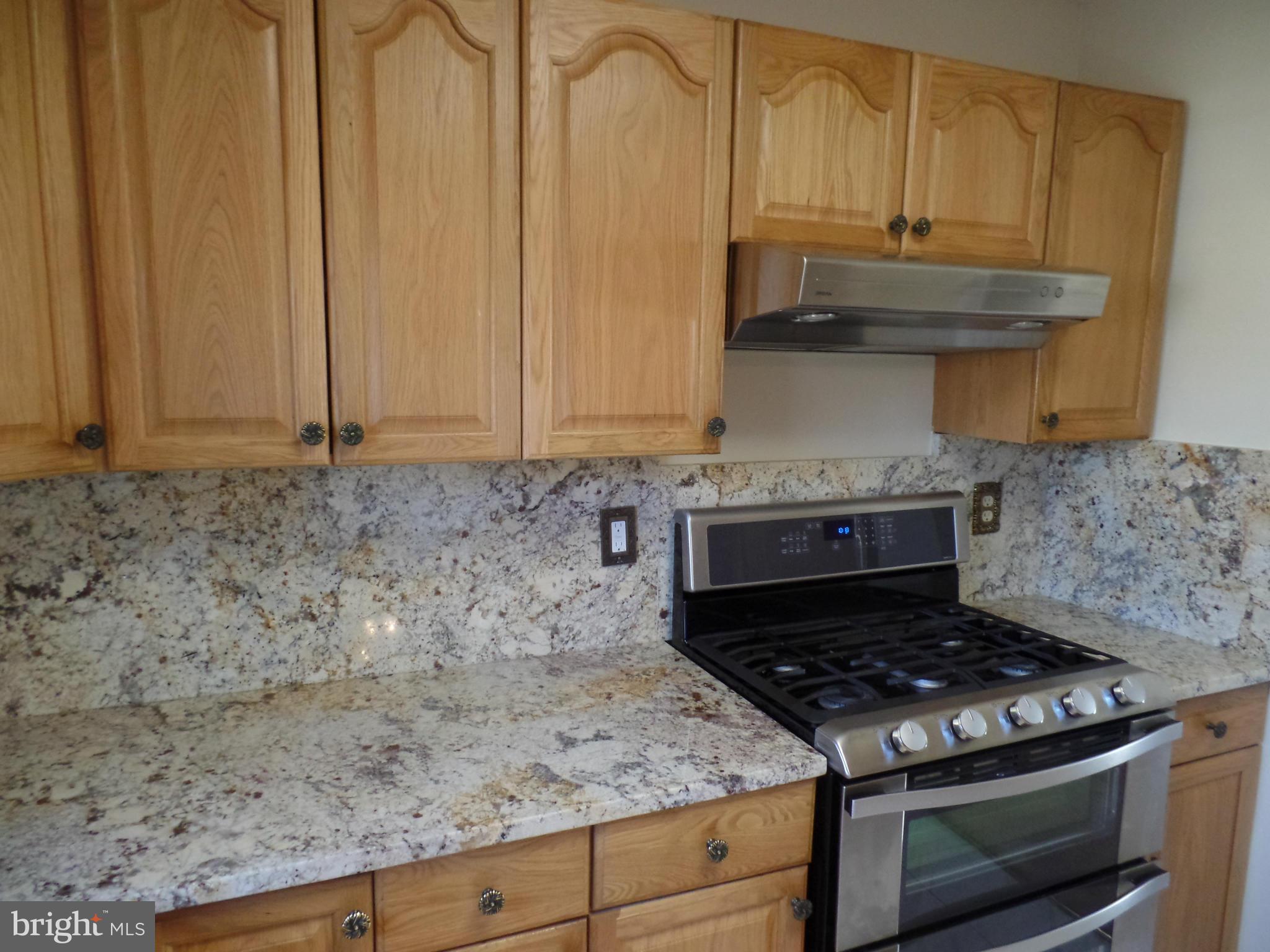 LONDON TOWNE - Residential Lease