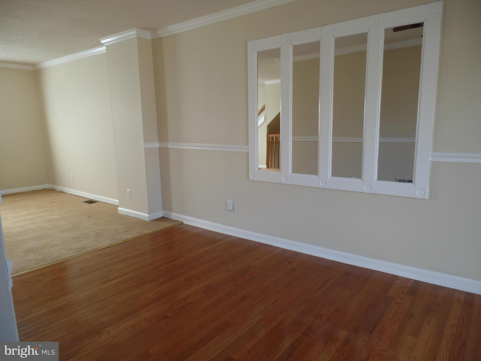 LONDON TOWNE - Residential Lease