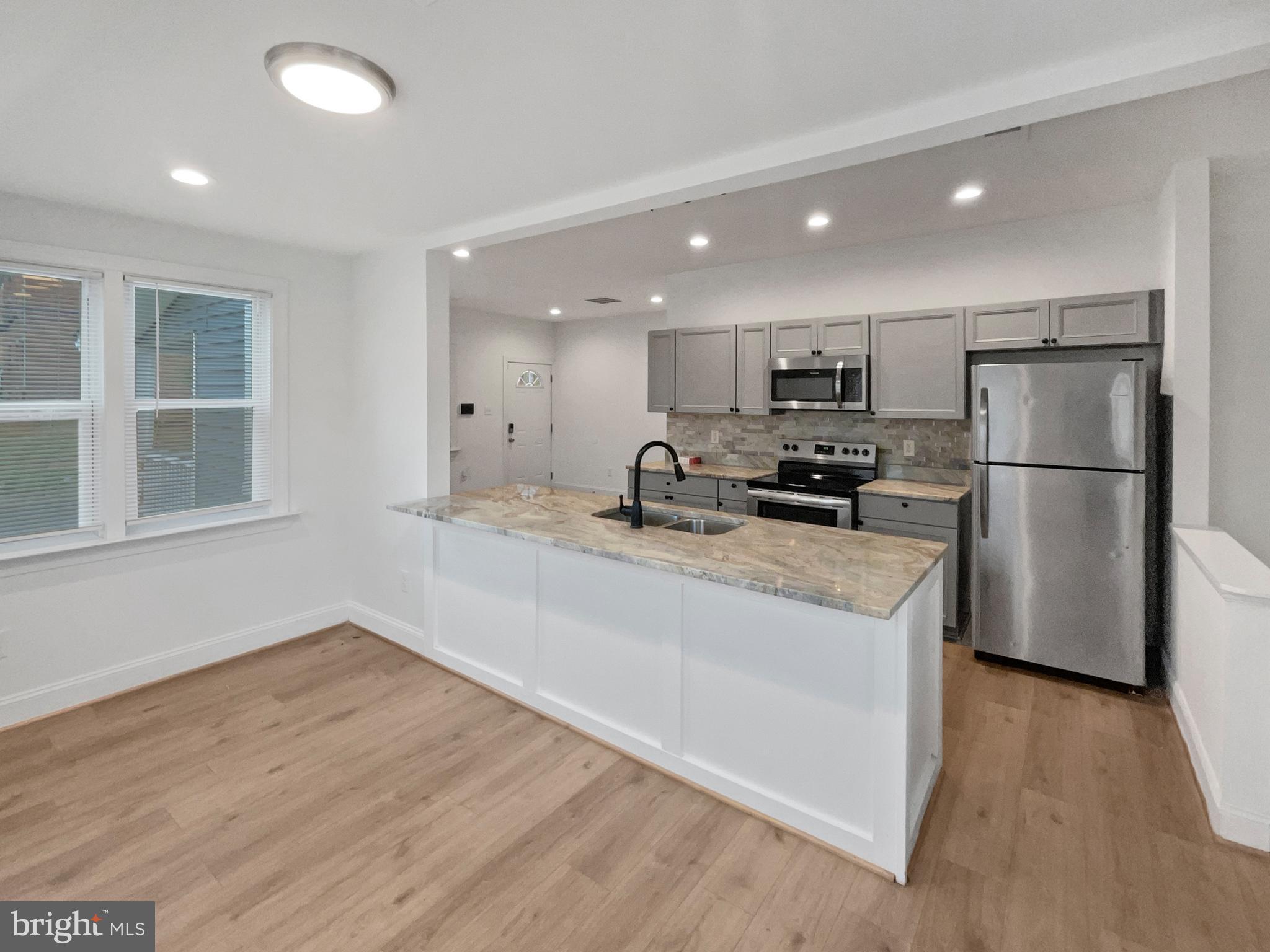 BRENTWOOD - Residential